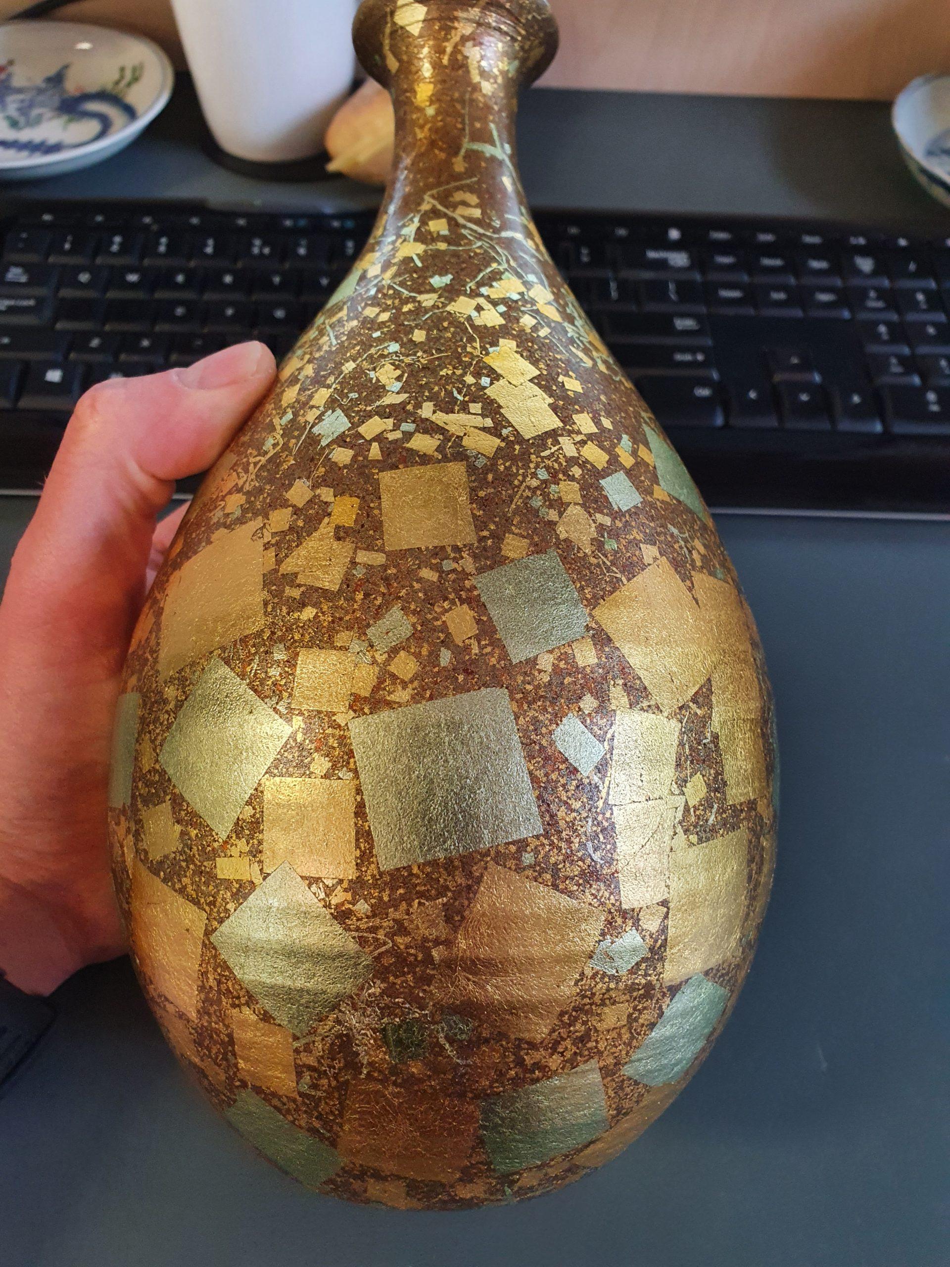 Japanese Vase Early Showa Period Japan Ceramix Goldleafs, circa 1930-1950 9