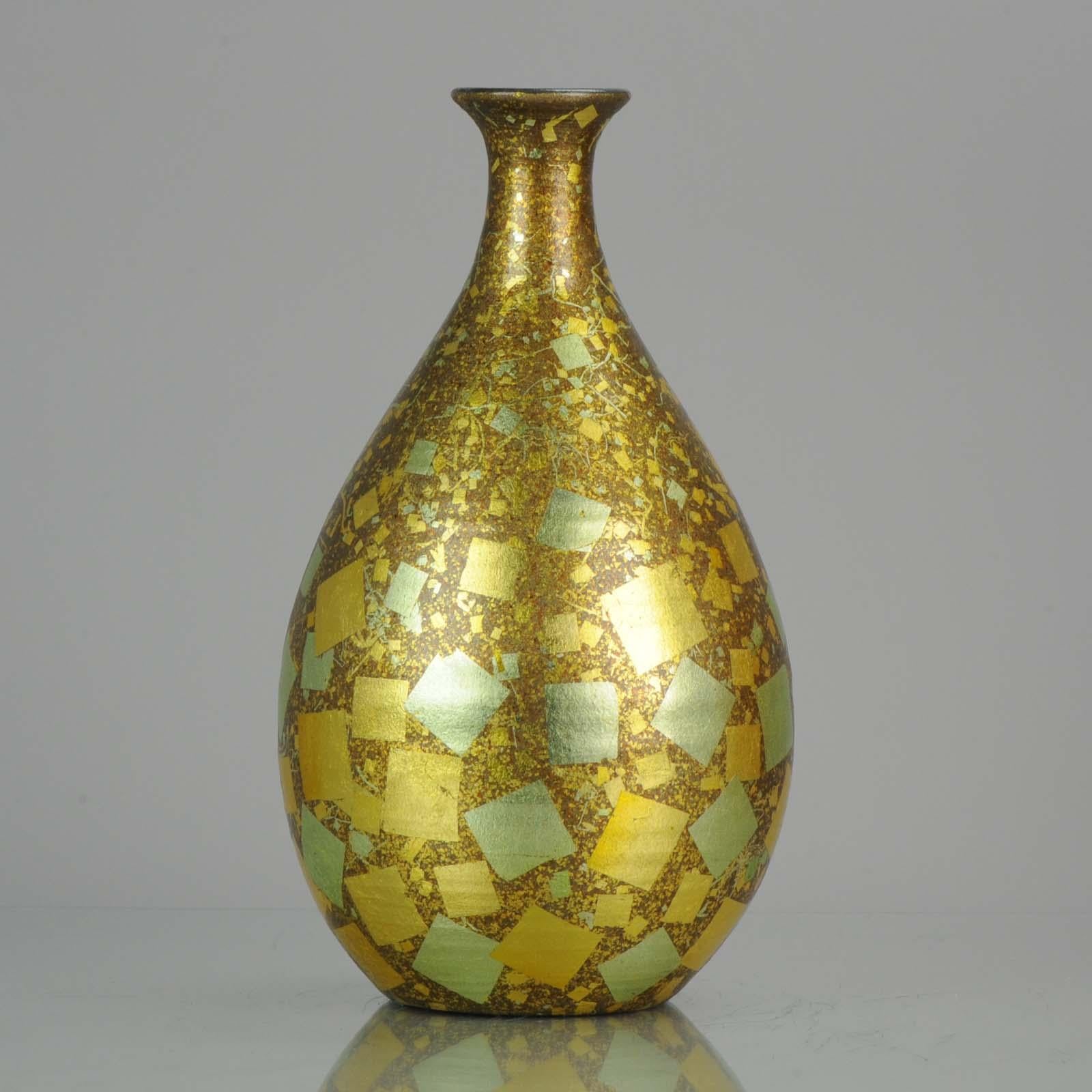 Hand-Painted Japanese Vase Early Showa Period Japan Ceramix Goldleafs, circa 1930-1950