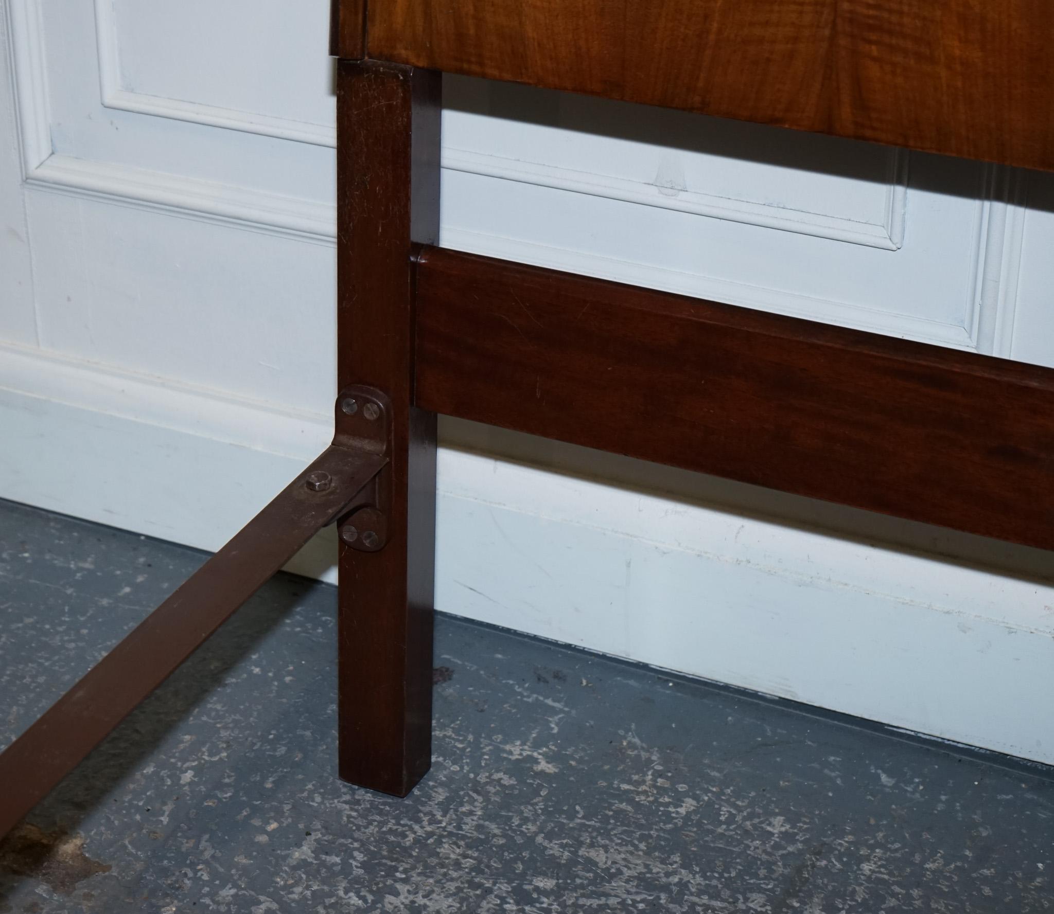 CIRCA 1930 ART DECO BURR WALNUT ENGLiSH MADE VONO BEDSTEAD FRAME QUEEN ANNE (2/2) en vente 4