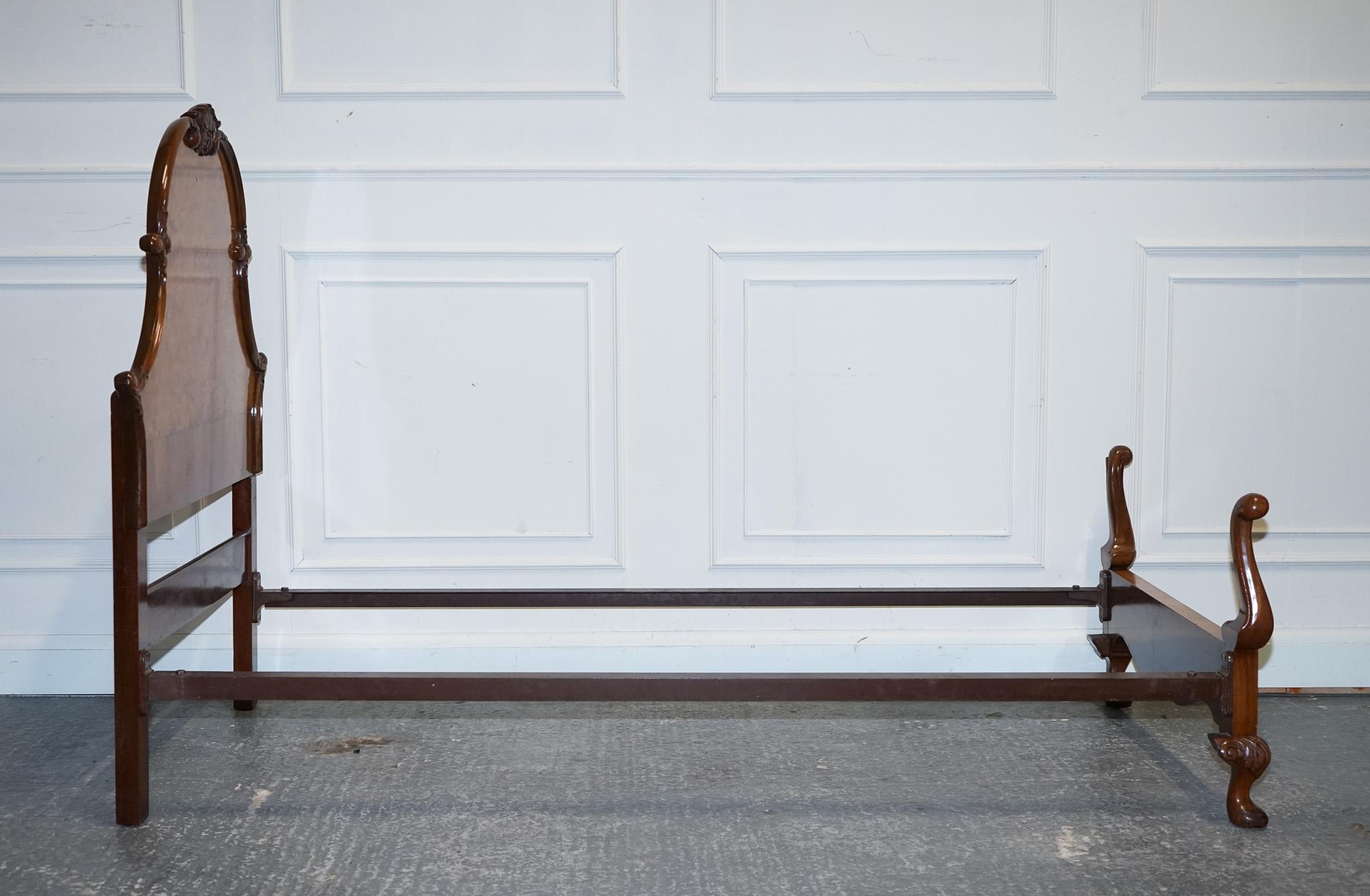 CIRCA 1930 ART DECO BURR WALNUT ENGLiSH MADE VONO BEDSTEAD FRAME QUEEN ANNE (2/2) en vente 6