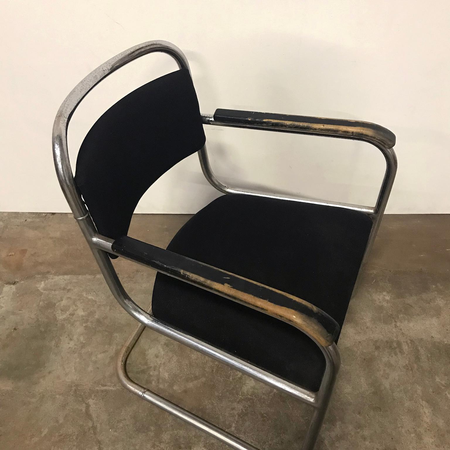 Design néerlandais, ensemble de chaises tubulaires originales avec tapisserie noire, vers 1930 en vente 12