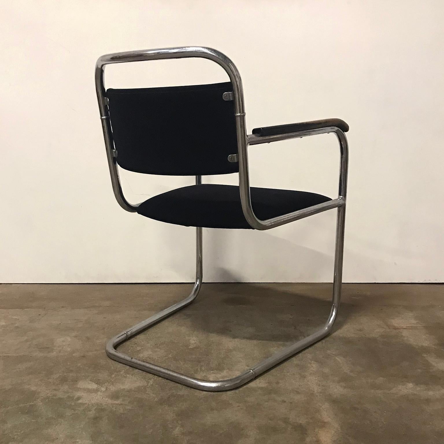 Dutch Design, Set of Original Tubular Chairs with Black Upholstery, circa 1930 In Good Condition For Sale In Amsterdam IJMuiden, NL