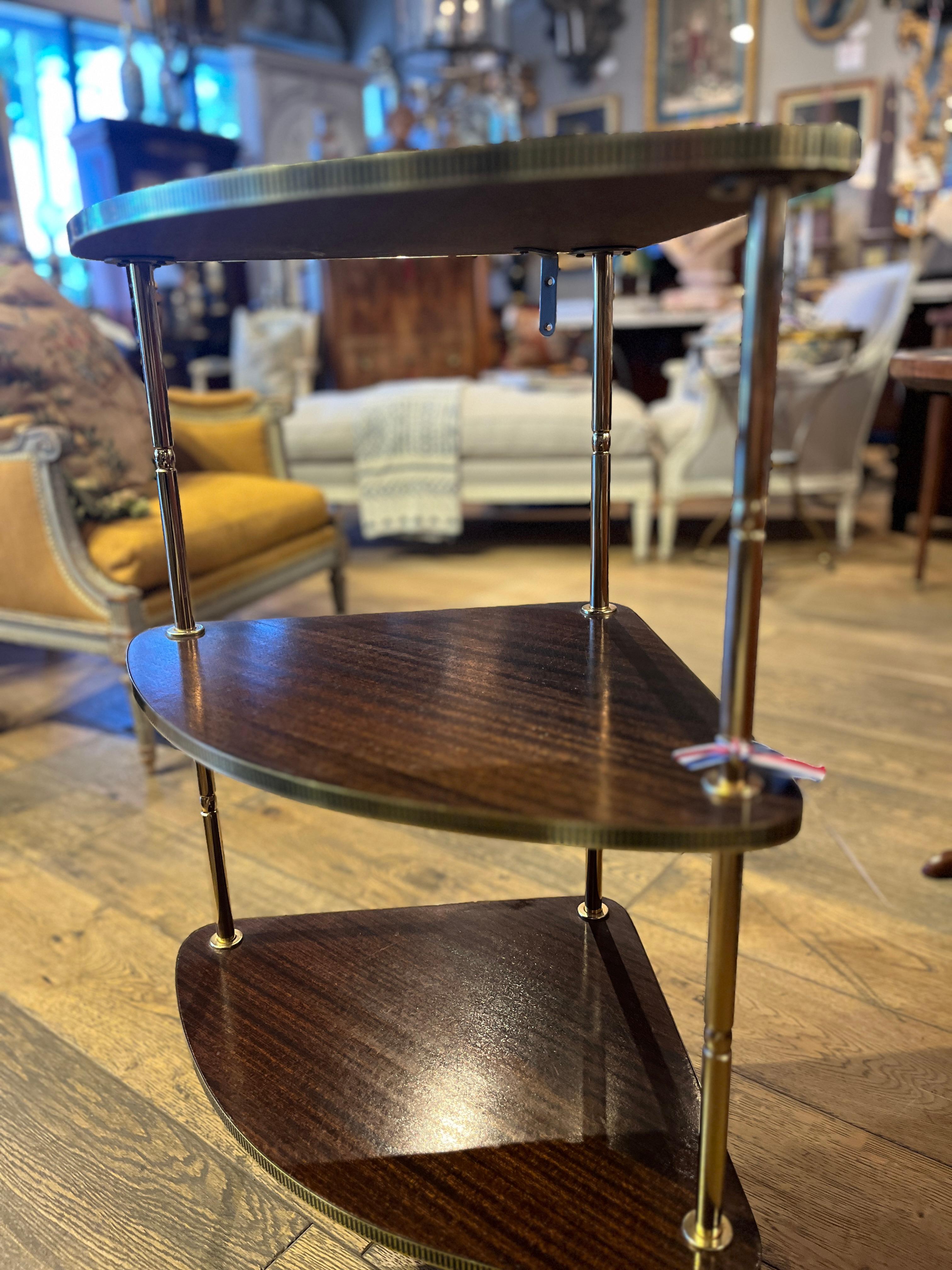 CIRCA 1930 Französisch Art Deco Ecke Wandregal im Zustand „Gut“ im Angebot in Scottsdale, AZ