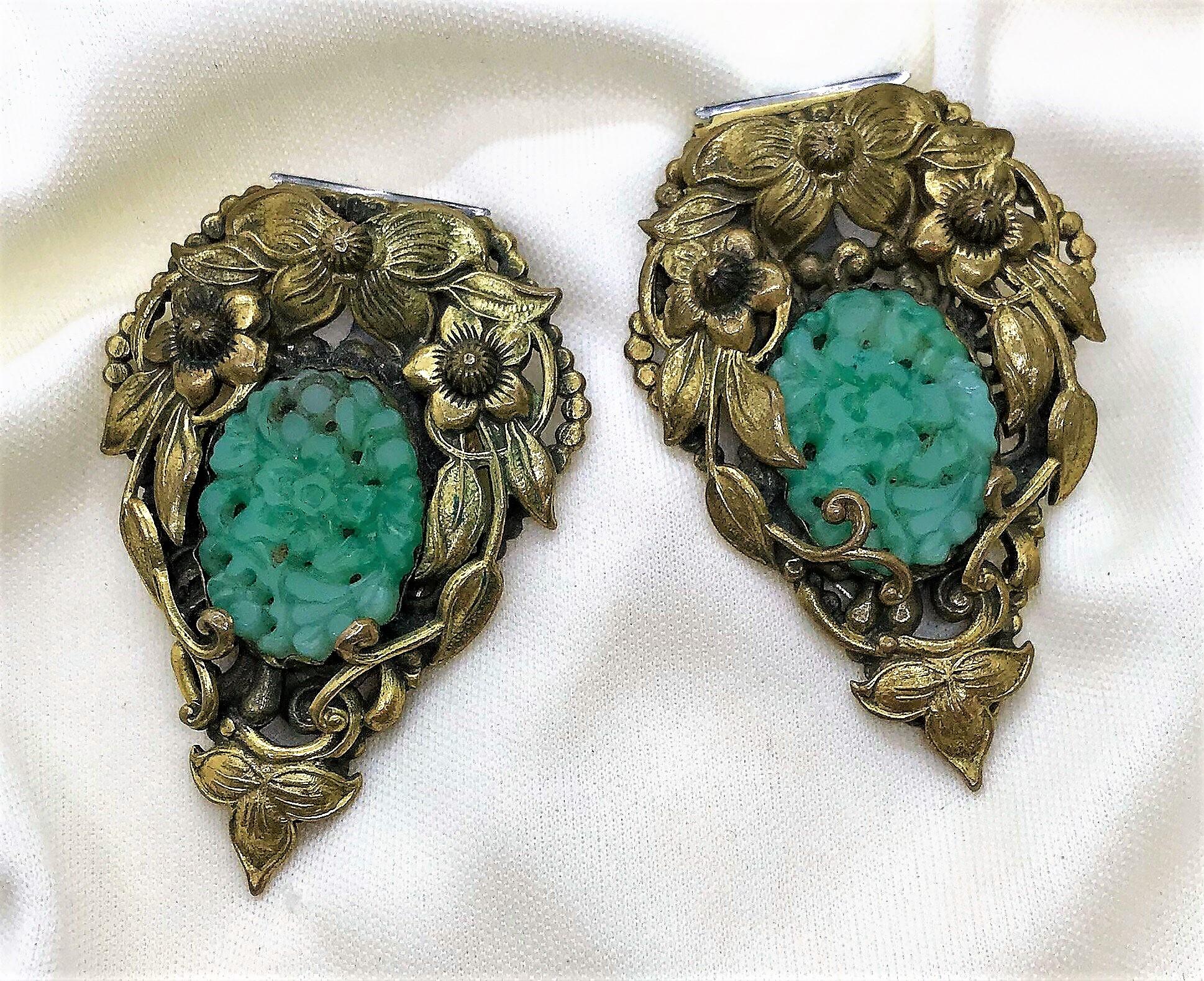Circa 1930 Goldtone Floral Dress Clips Set With Molded Jade Green Glass, Pair In Good Condition For Sale In Long Beach, CA