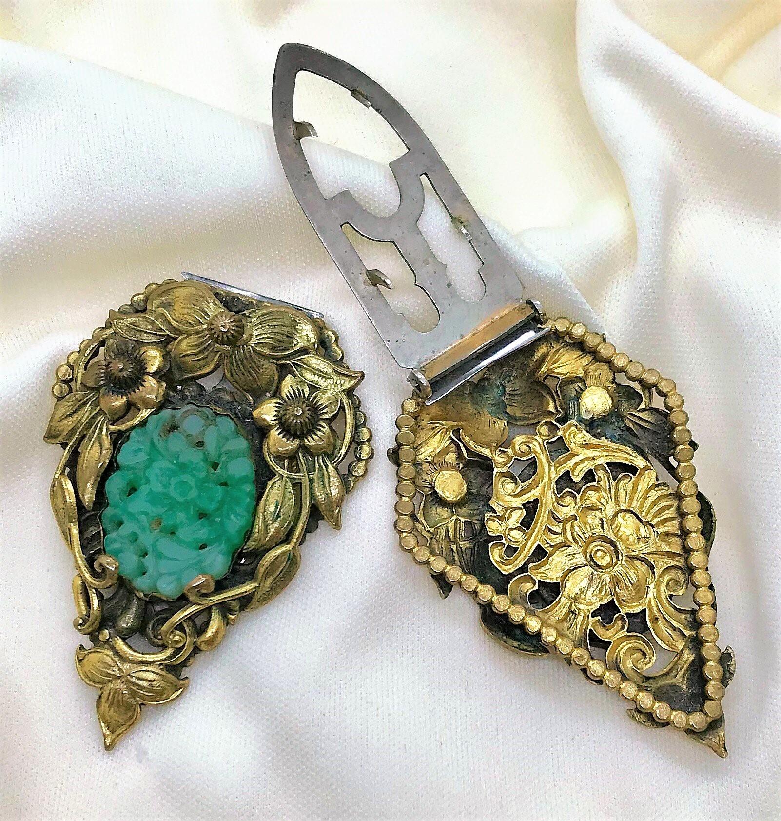 Women's Circa 1930 Goldtone Floral Dress Clips Set With Molded Jade Green Glass, Pair For Sale
