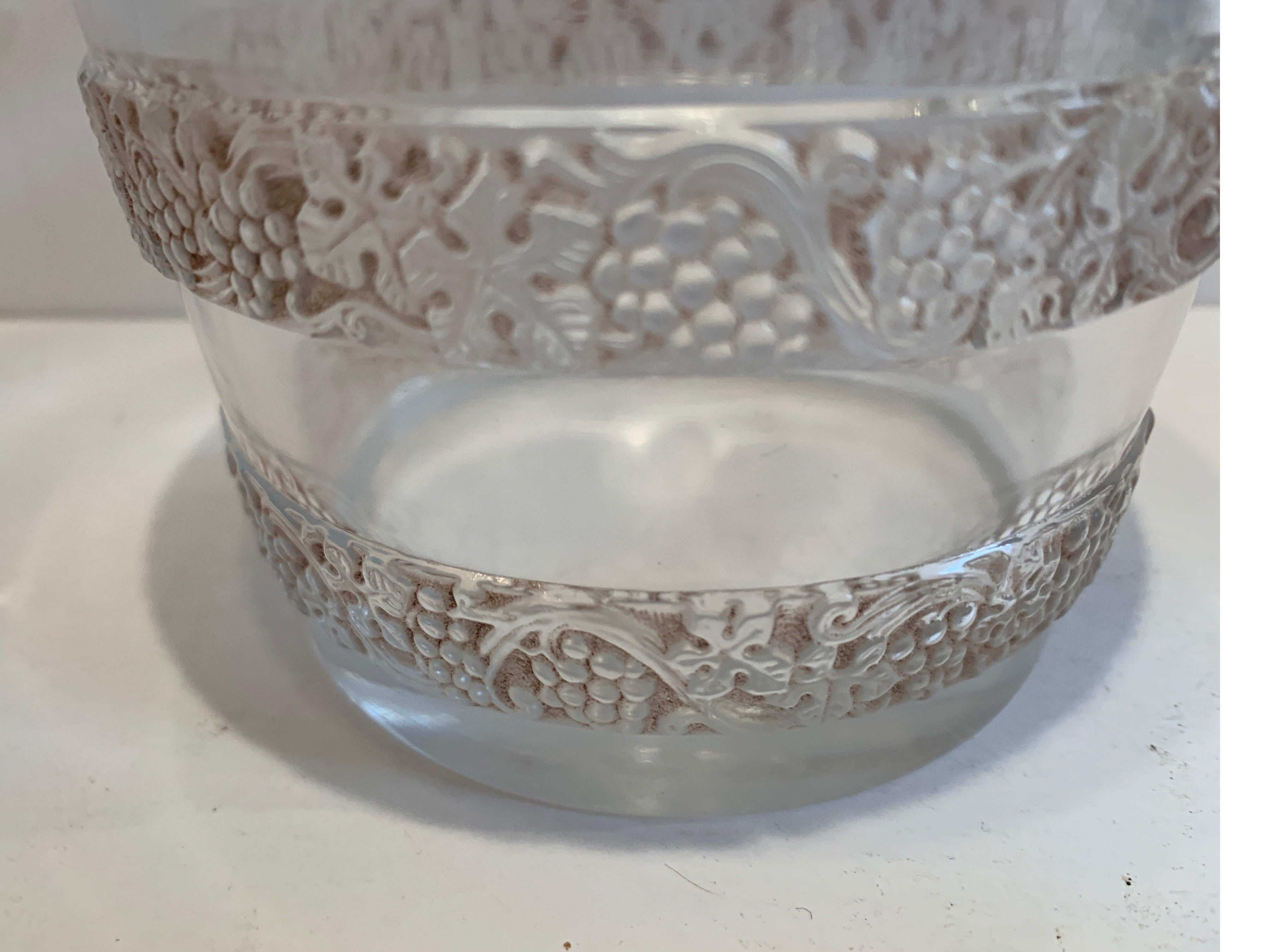 Lalique Art Deco Crystal Ice Bucket Signed on Base, circa 1930 In Good Condition In Lambertville, NJ