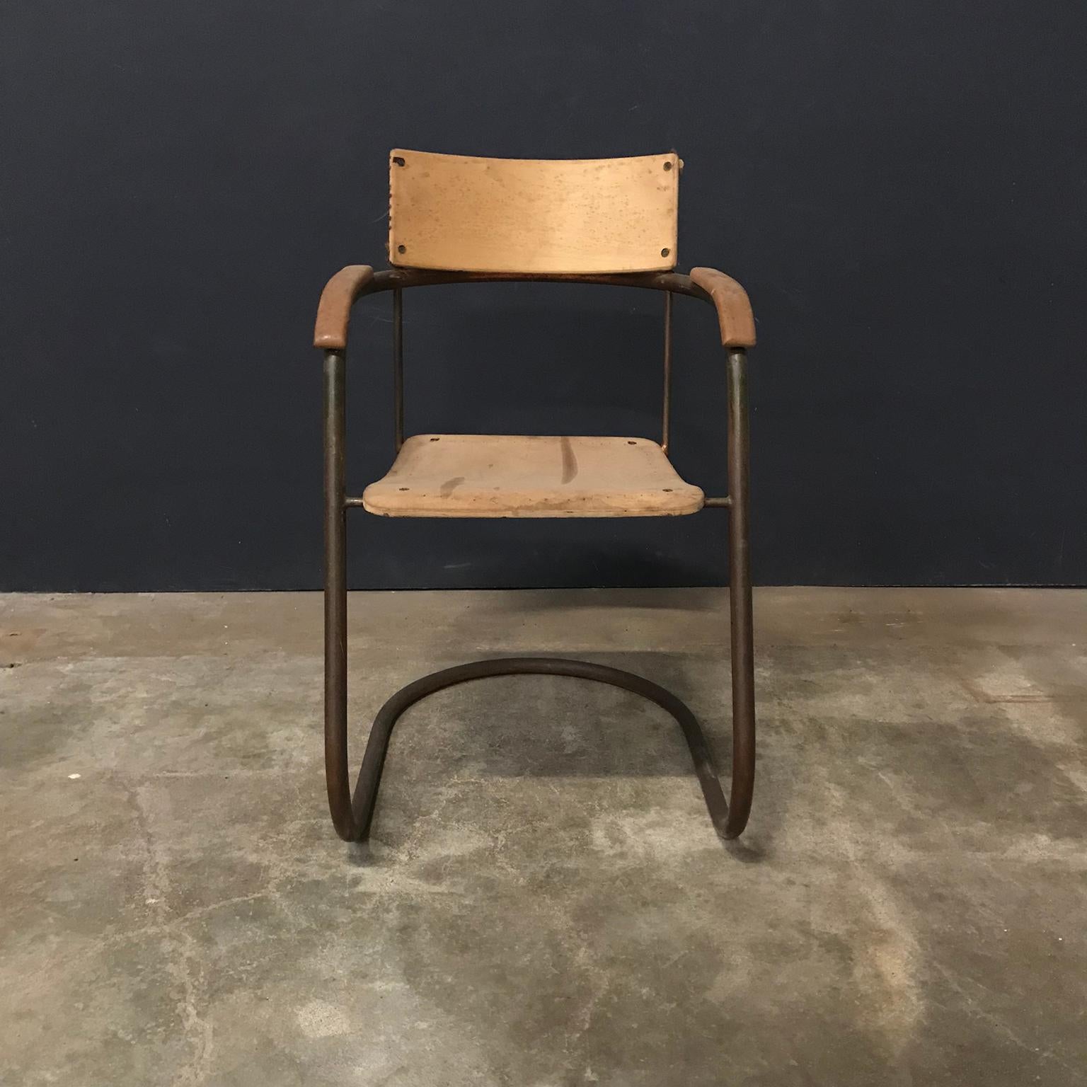 Mid-20th Century Paul Schuitema Tube Chair, Original in Copper and Upholstered Wood, circa 1930 For Sale