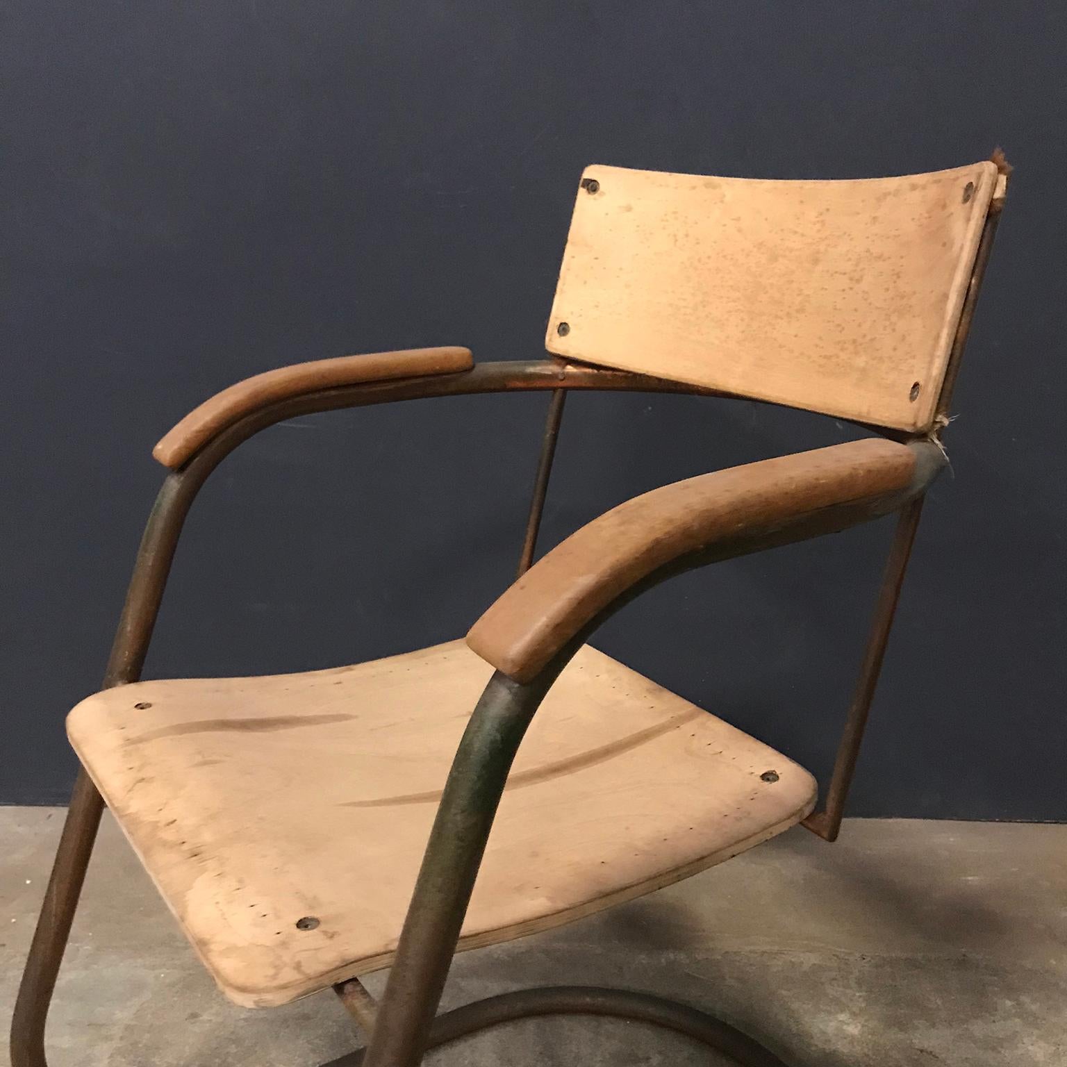 Paul Schuitema Tube Chair, Original in Copper and Upholstered Wood, circa 1930 For Sale 2