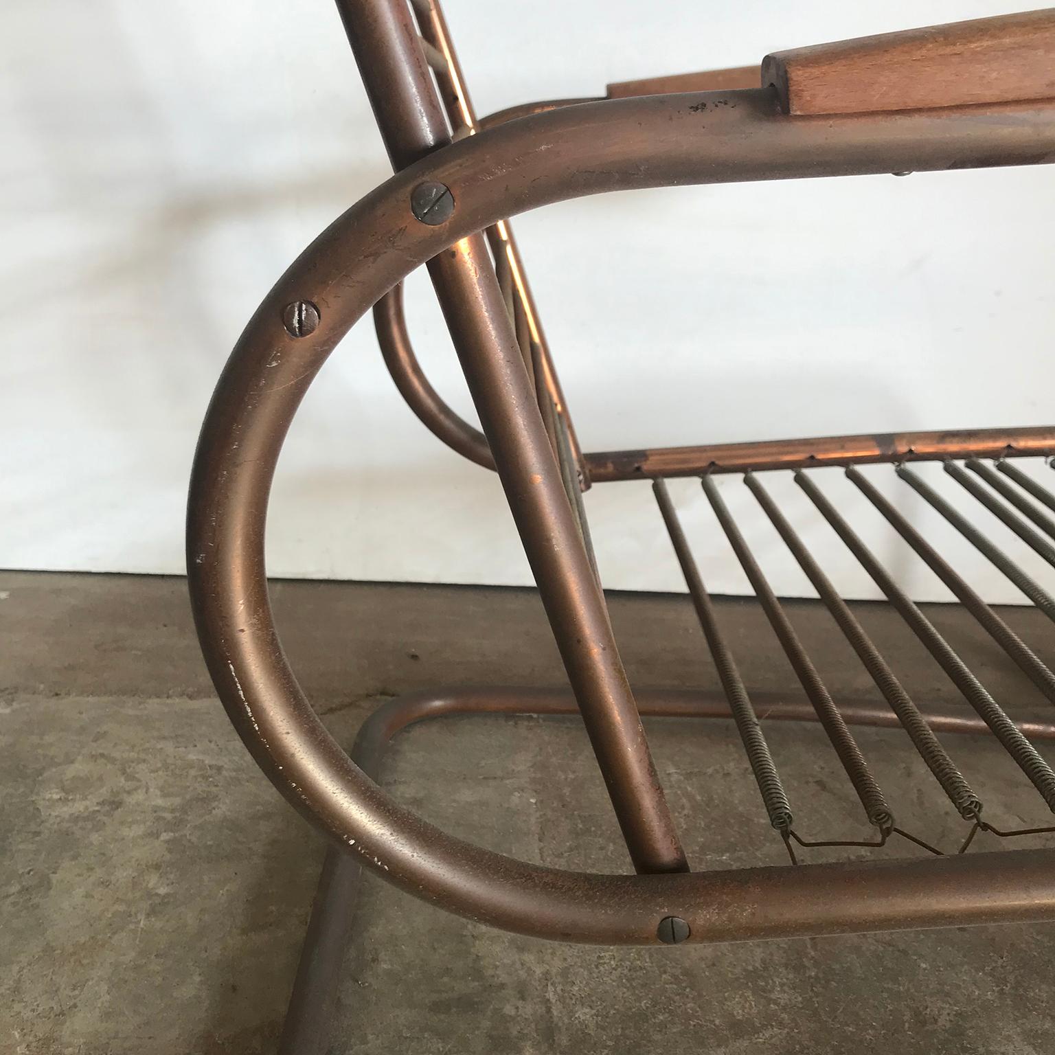 1930, Paul Schuitema pour Fana Metaal, chaise en cuivre rouge avec accoudoirs en bois en vente 3