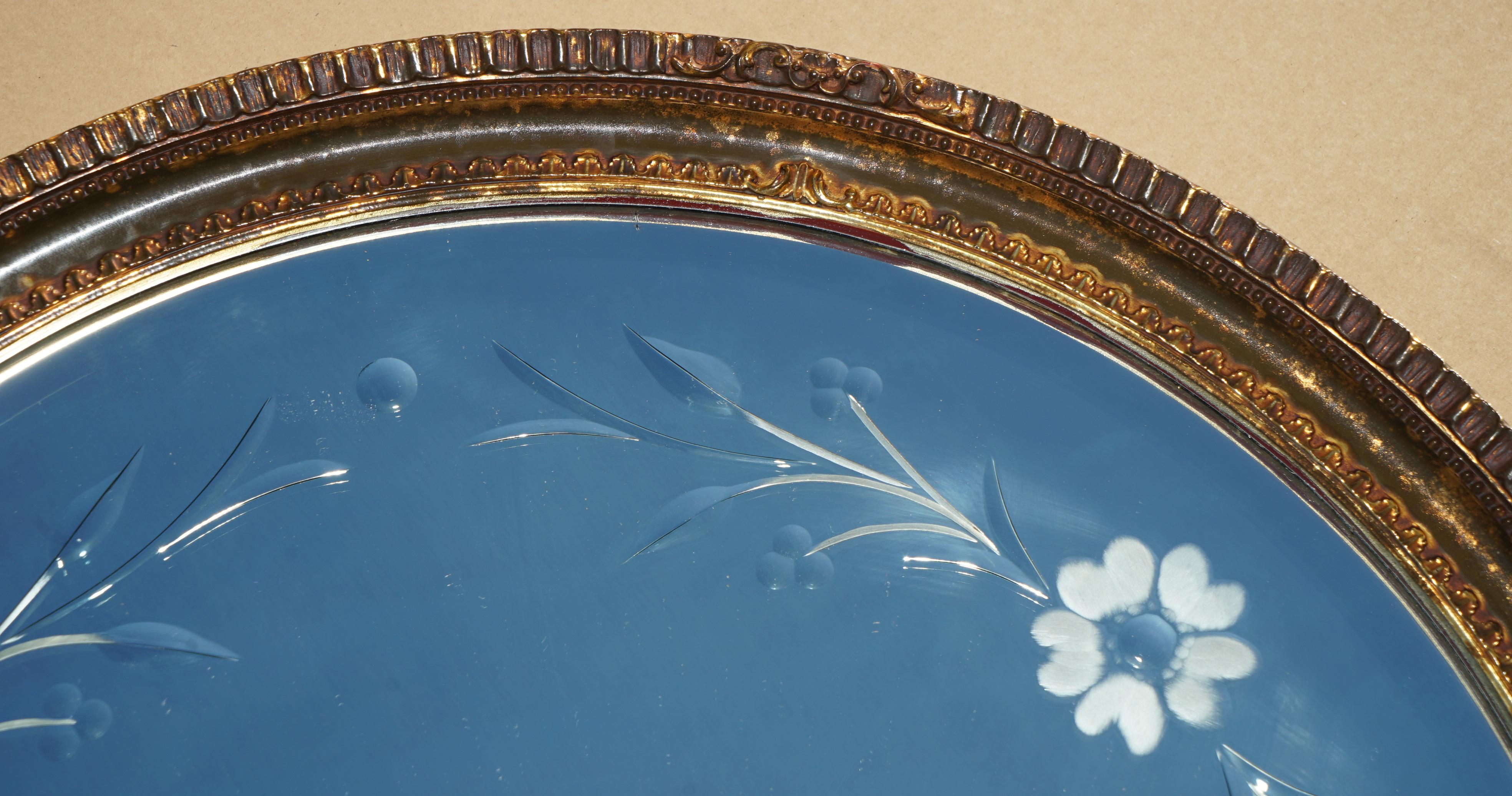 MIRROR ROUND MIRROR EN GLASS ETCHED VENETIAN avec FRAME EN LEFT OR, CiRCA 1930 en vente 5
