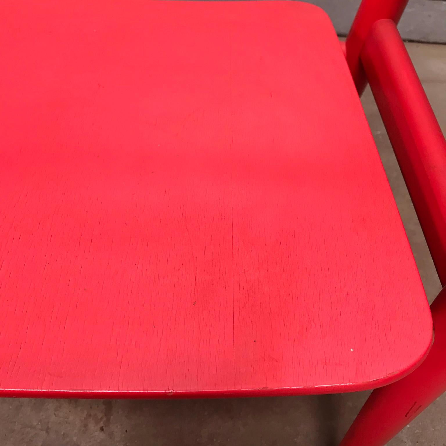 Chaise d'appoint Wegner très rare en bois peint à l'origine en rouge, datant d'environ 1930 en vente 8