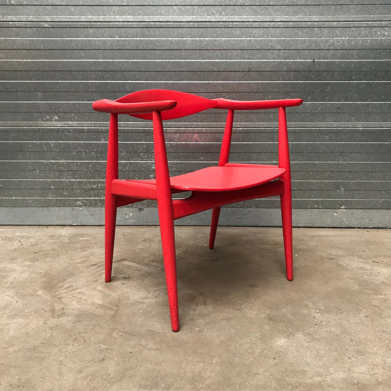 Cette chaise fait partie de la collection privée de Casey Godrie et se trouve dans sa maison privée. 
Demandez-lui des devis d'expédition compétitifs. Son incroyable Dune Villa, Amsterdam Beach, voir les deux dernières photos de ce listing ou 