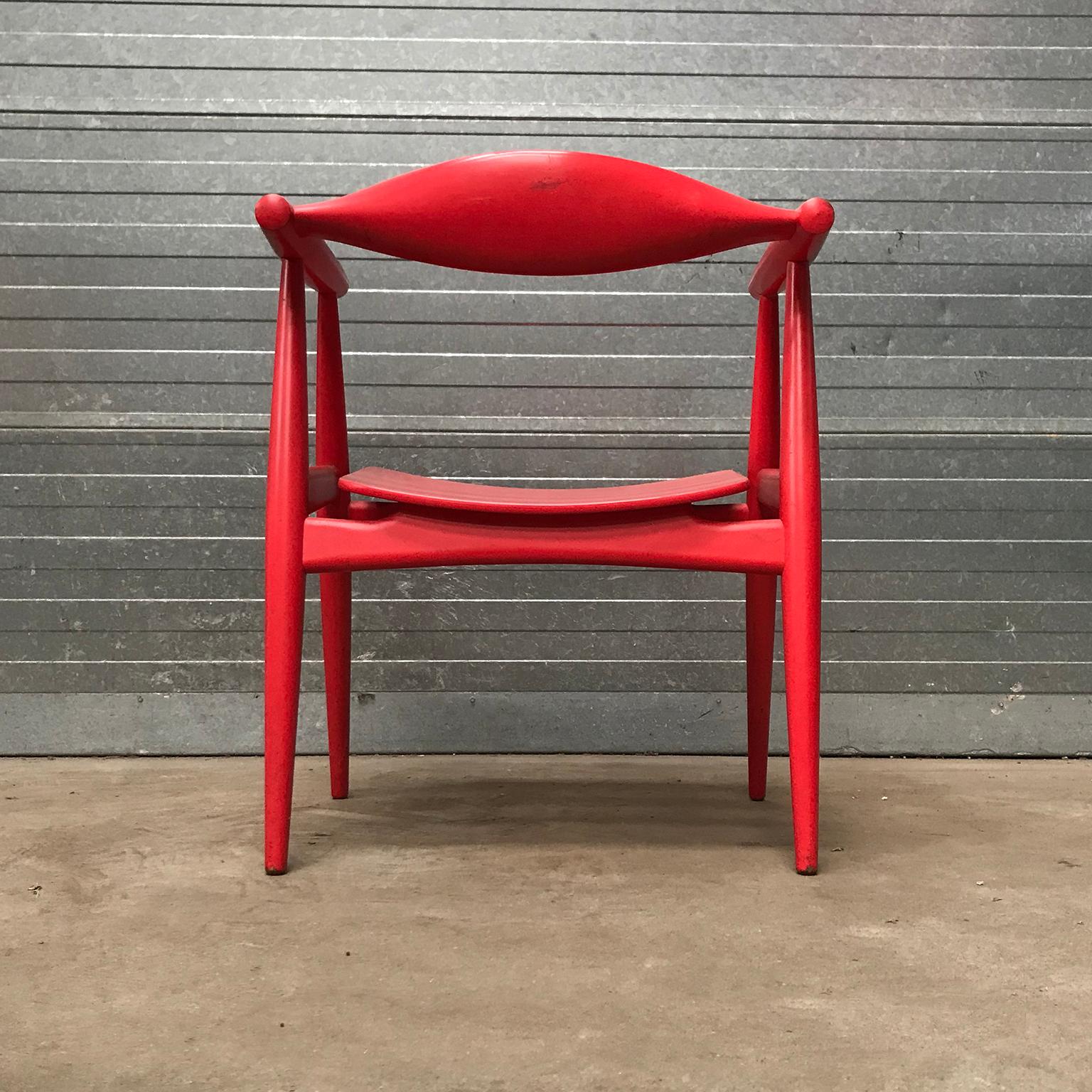 Chaise d'appoint Wegner très rare en bois peint à l'origine en rouge, datant d'environ 1930 en vente 2