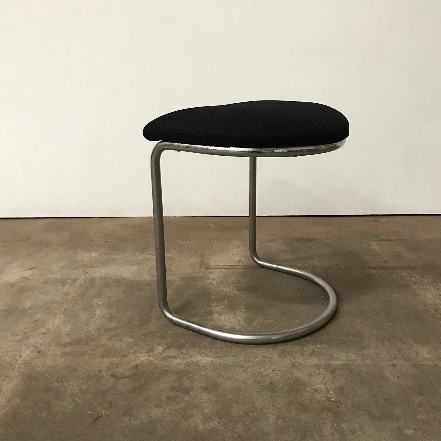 Dutch W.H. Gispen for Gispen, for Make Up Tabouret in Chrome and Black, circa 1930 For Sale