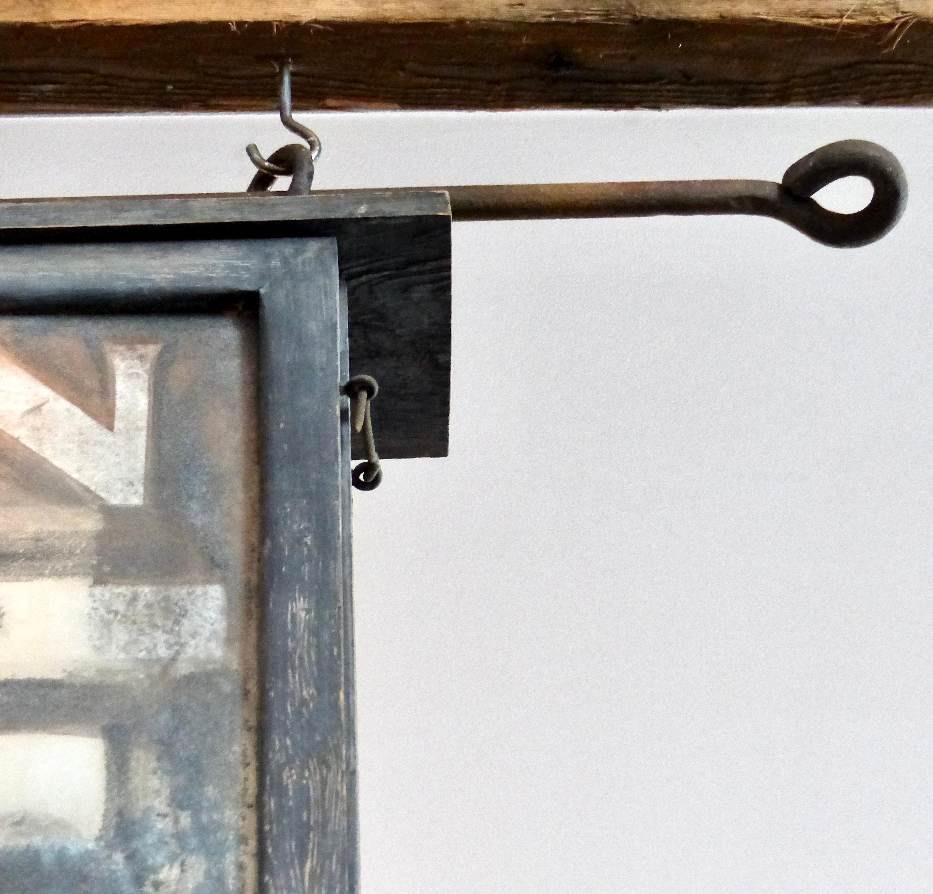 Moulage Panneau électrique à deux faces encadré de verre et en bois, vers 1930 en vente