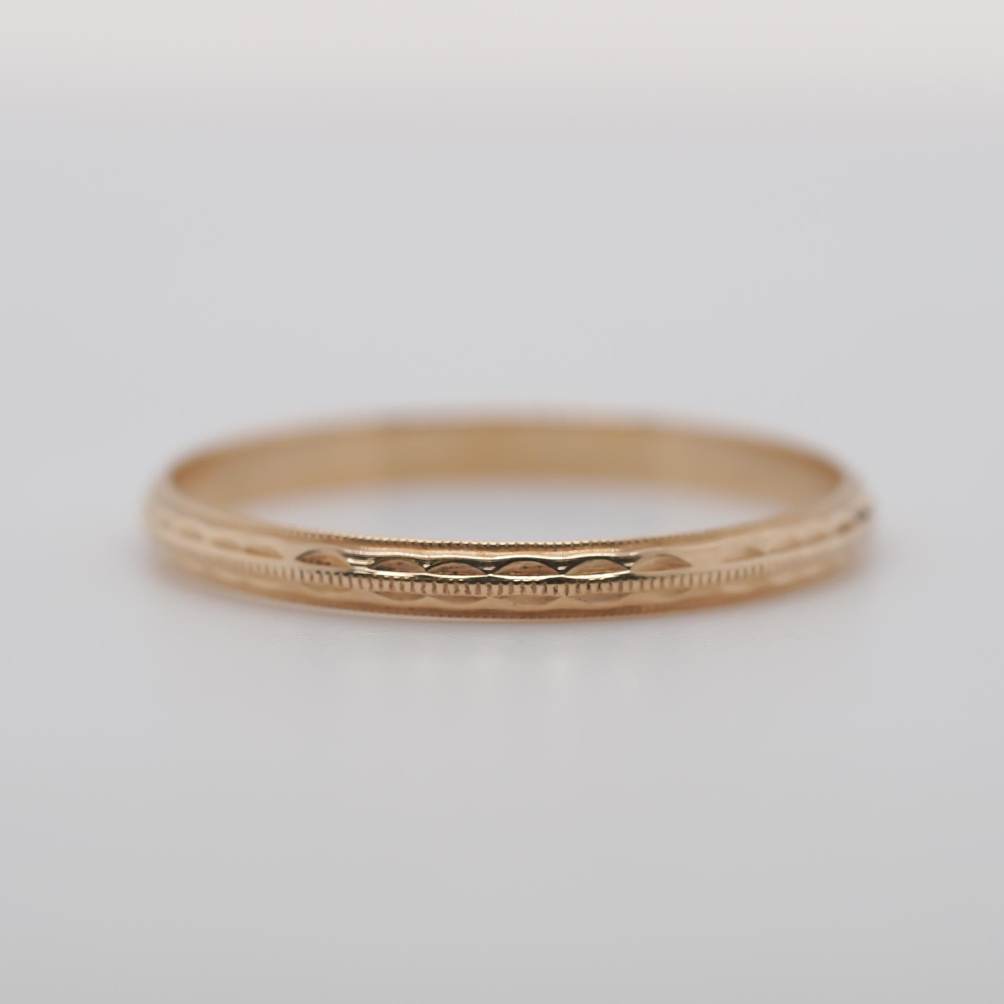 Circa 1930s 10K Yellow Gold Hand Engraved Wedding Band size 7.5 For Sale 1