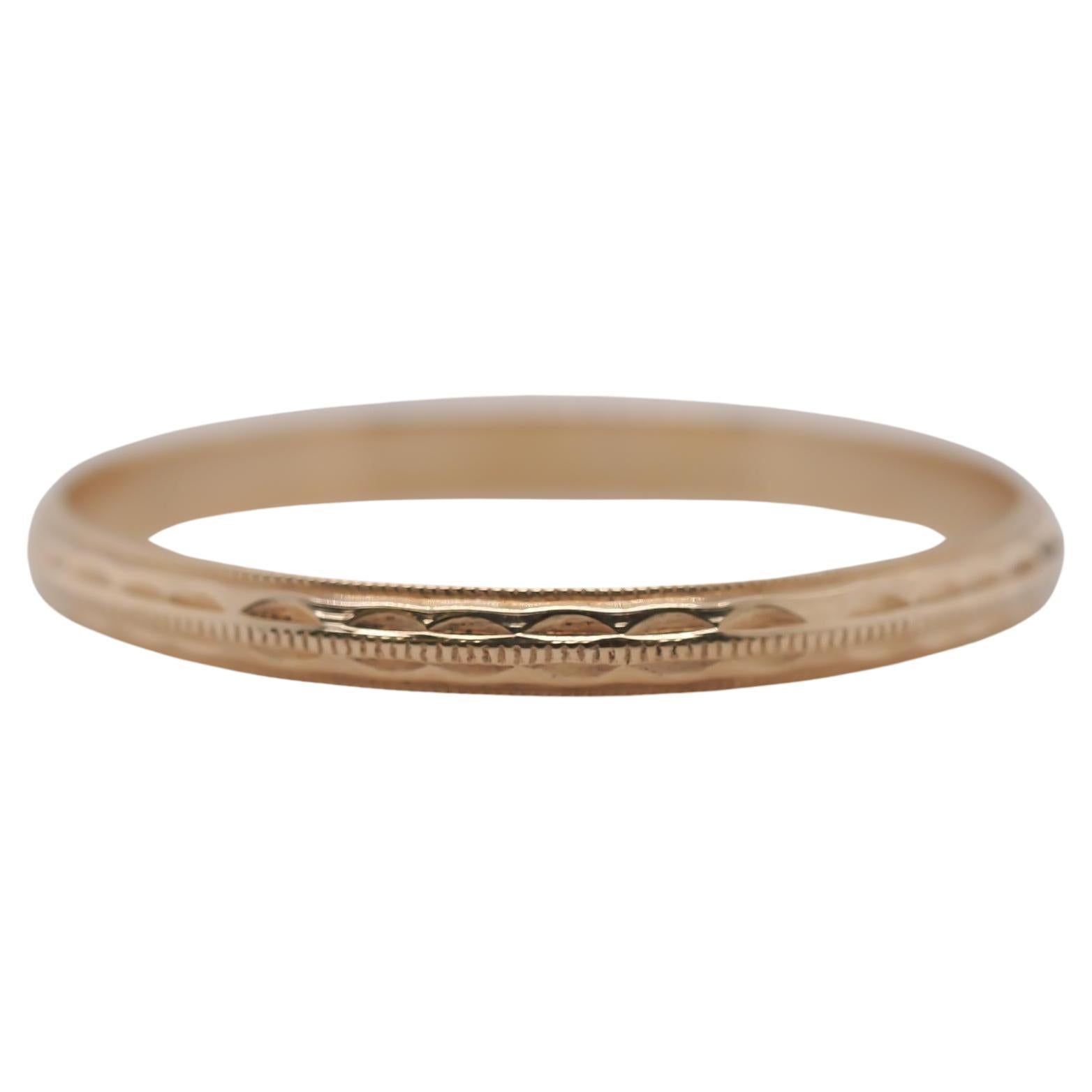 Circa 1930s 10K Yellow Gold Hand Engraved Wedding Band size 7.5