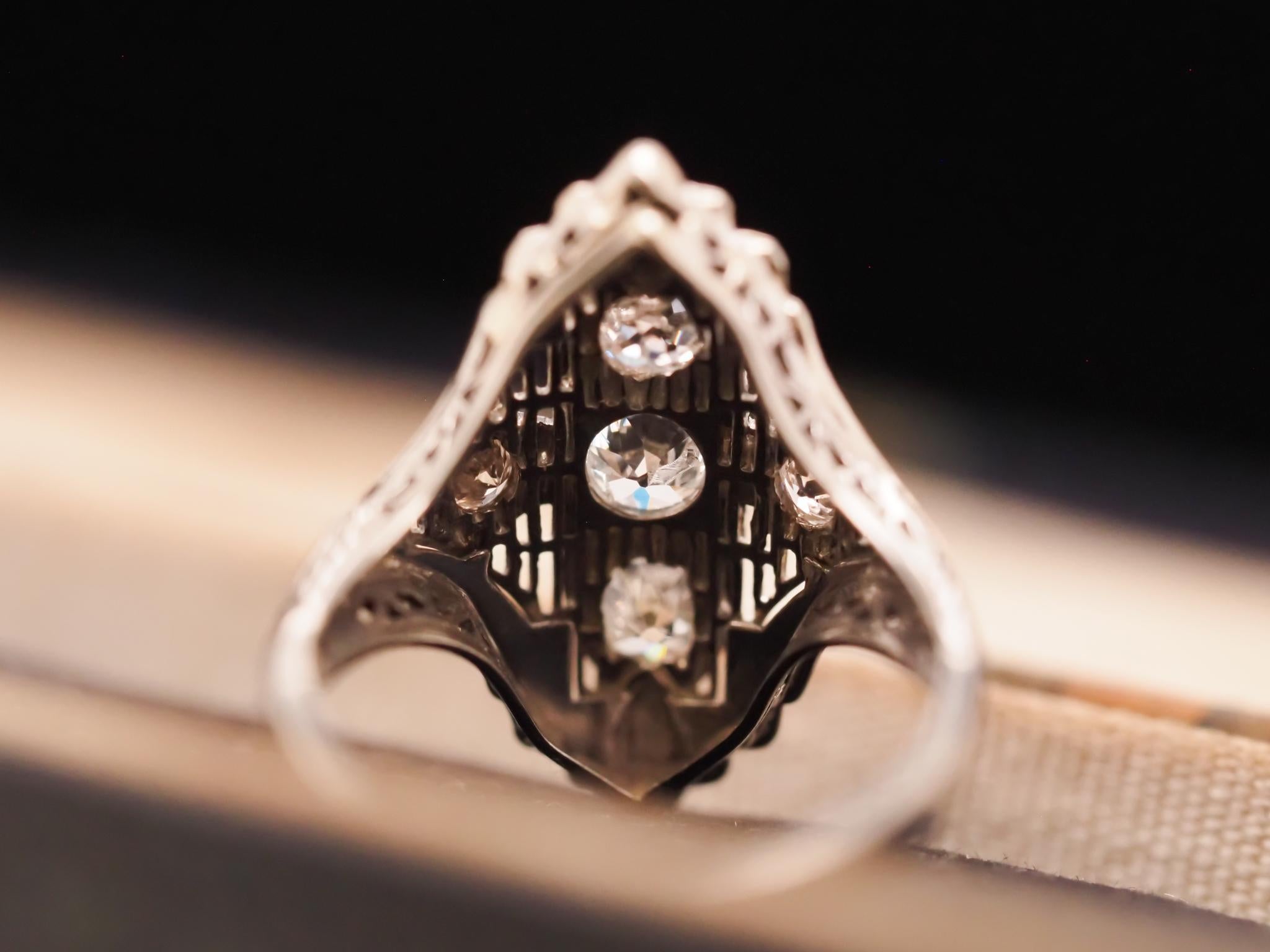 Circa 1930s 14K White Gold Art Deco Shield Diamond Ring In Good Condition For Sale In Atlanta, GA
