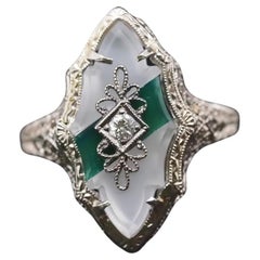 Bague bouclier européen ancienne en or blanc 14 carats datant des années 1930