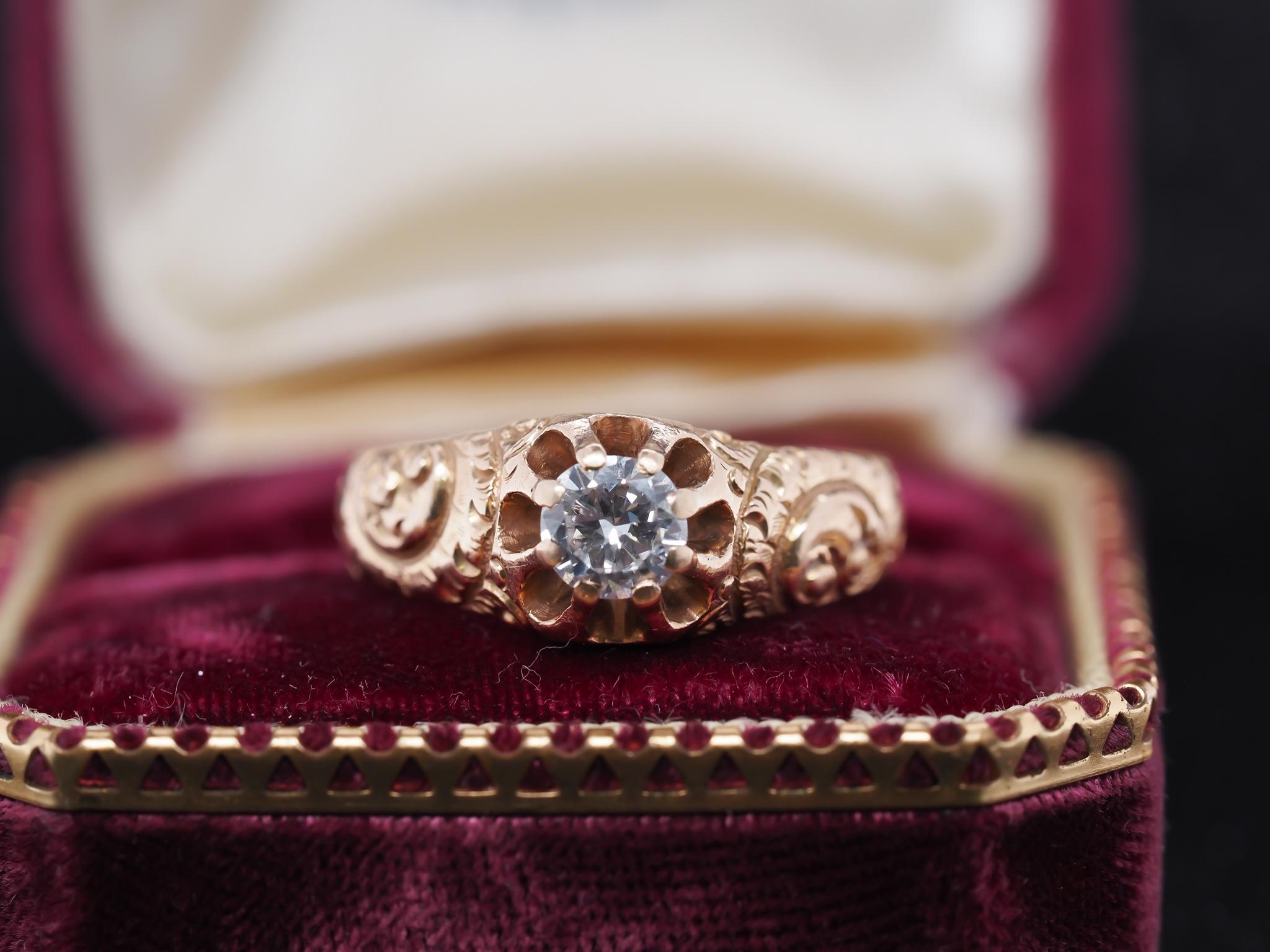 Circa 1930er Jahre Verlobungsring aus 14 Karat Gelbgold mit .50 Karat Diamant (Brillantschliff) im Angebot