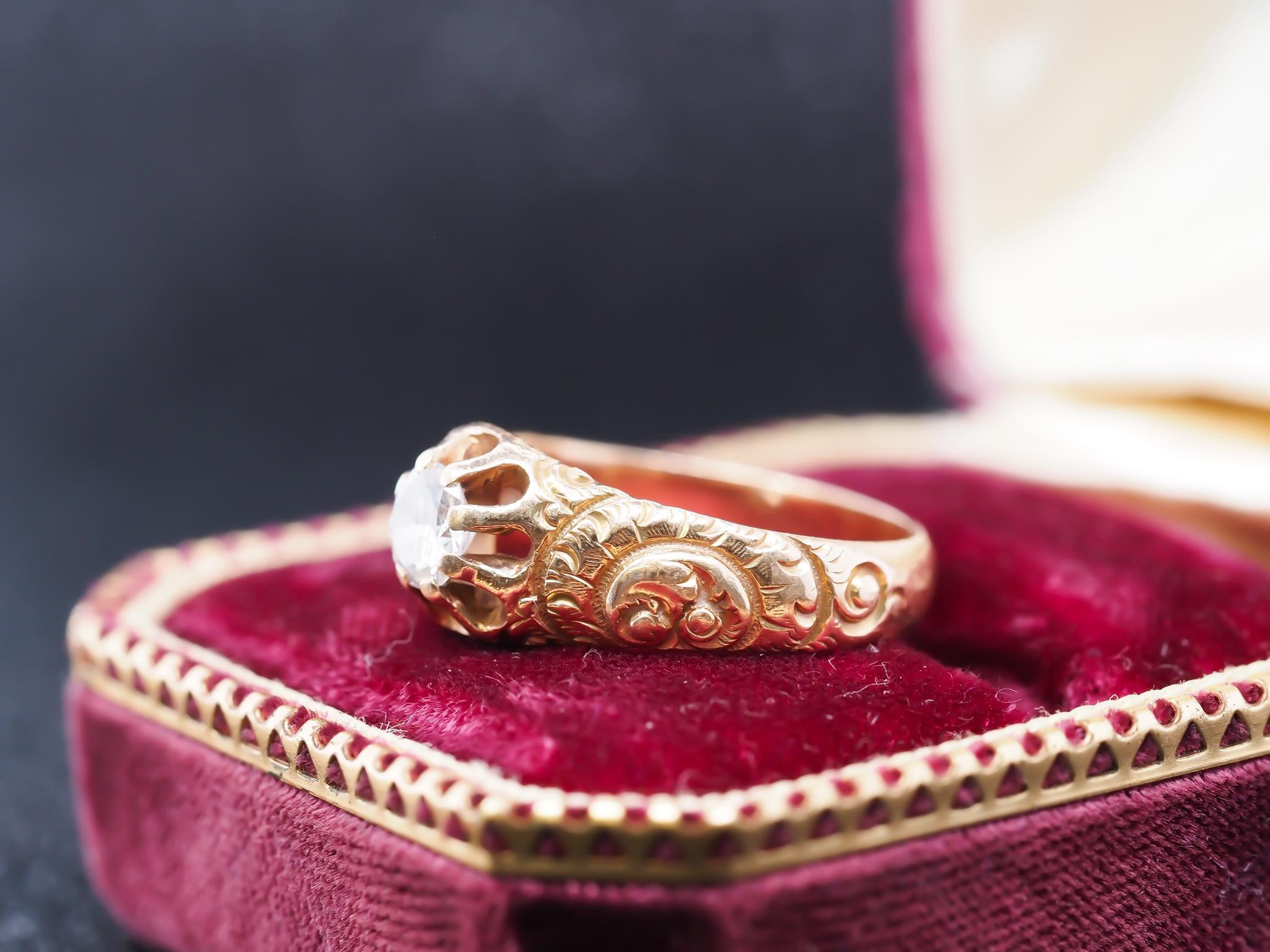 Circa 1930er Jahre Verlobungsring aus 14 Karat Gelbgold mit .50 Karat Diamant im Angebot 2
