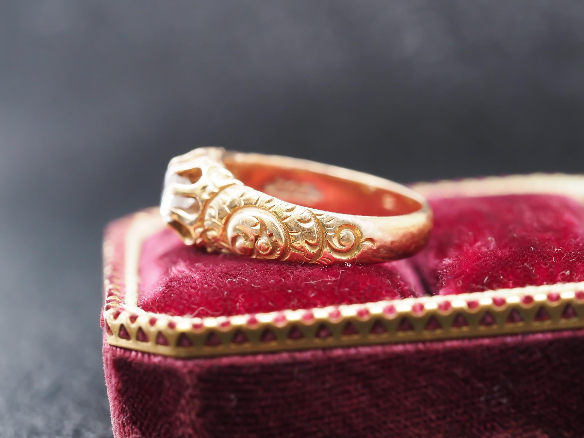 Circa 1930er Jahre Verlobungsring aus 14 Karat Gelbgold mit .50 Karat Diamant im Angebot 3
