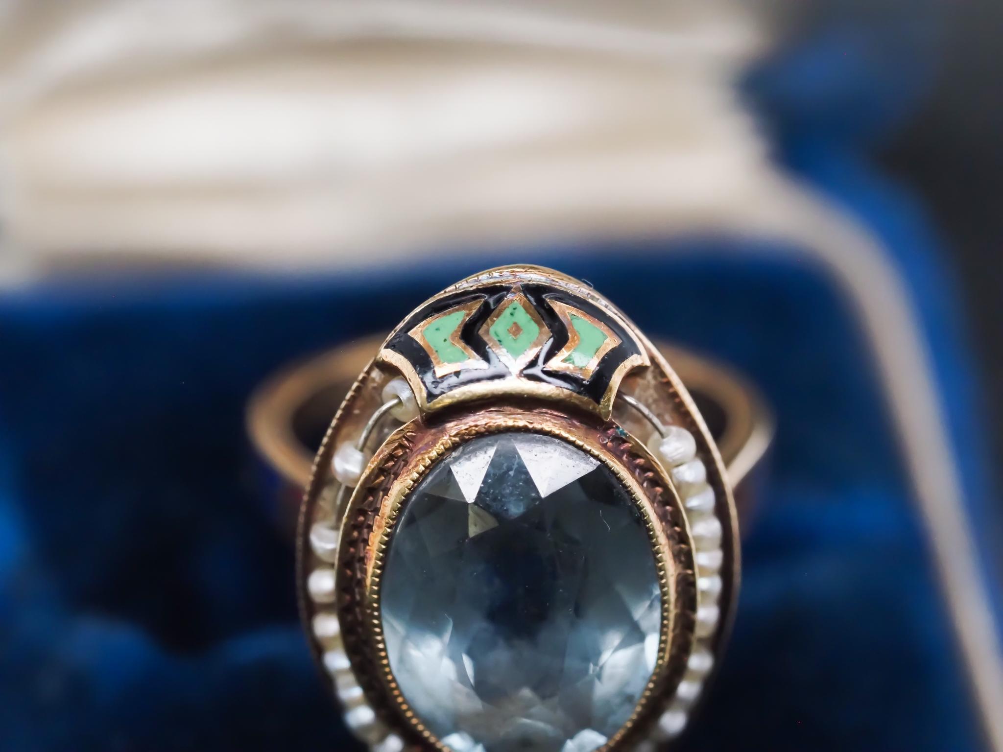 Circa 1930s 14K Yellow Gold, Enamel and Zircon Ring For Sale 4
