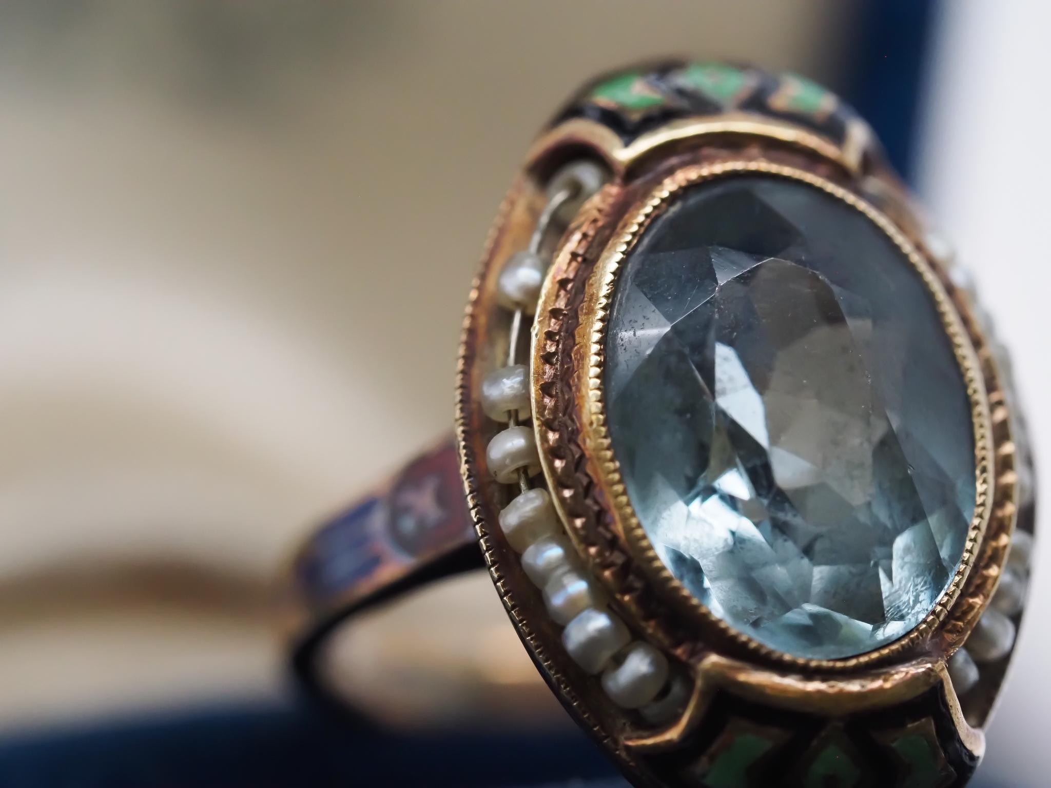 Circa 1930s 14K Yellow Gold, Enamel and Zircon Ring For Sale 5