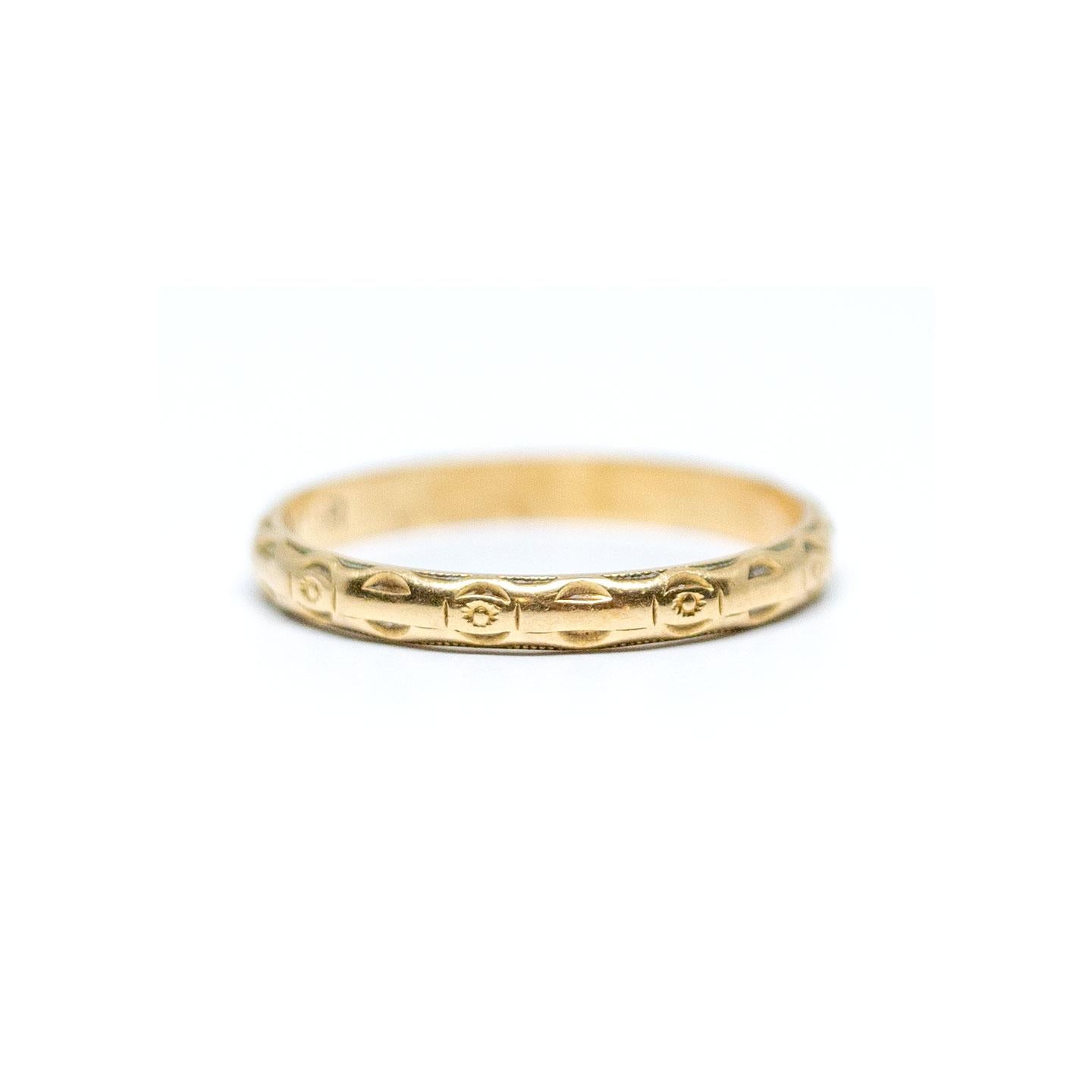 Art Deco 14 Karat Gold Engraved Vintage Wedding Band Stackable, circa 1930s In Fair Condition In Addison, TX