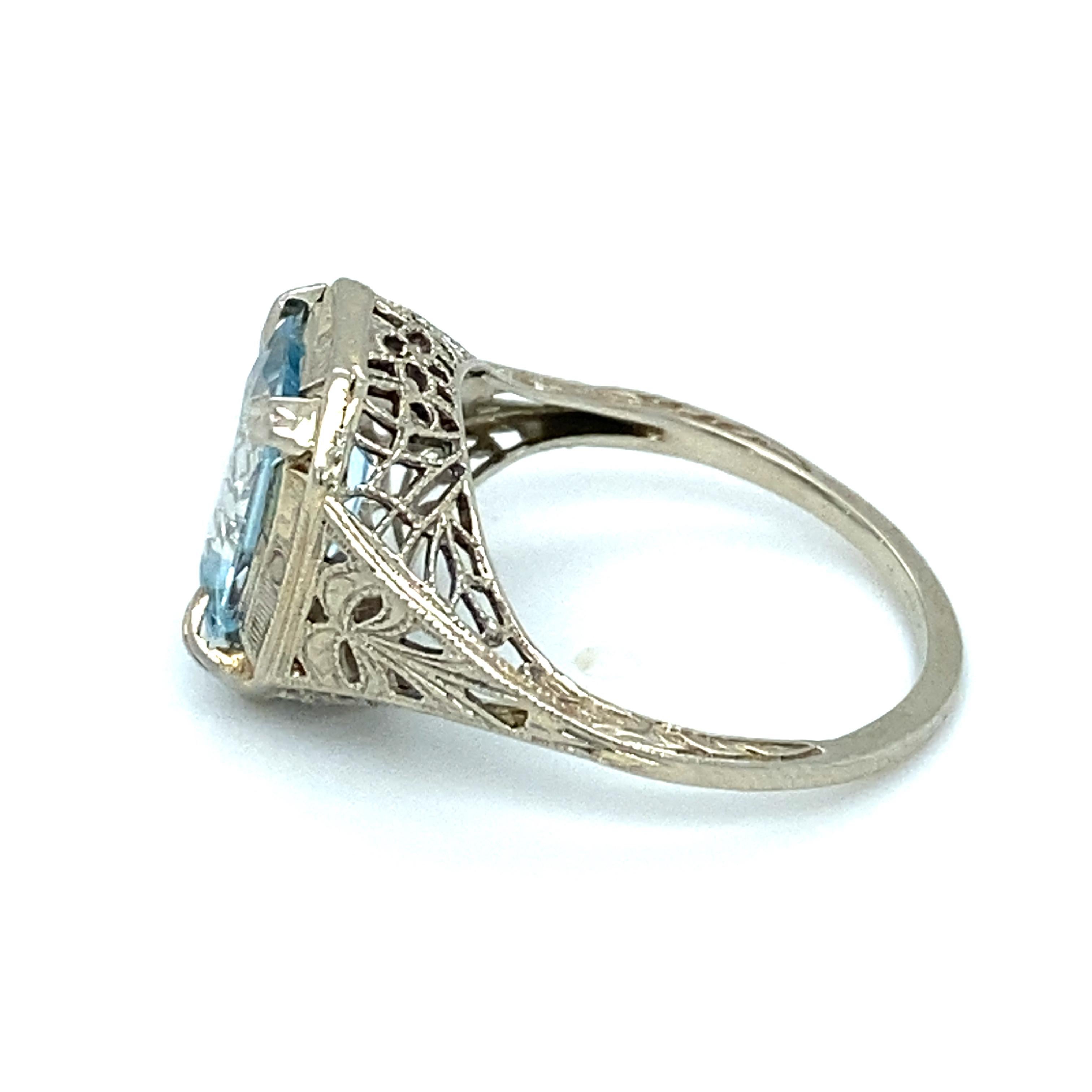 Circa 1930er Jahre Art Deco Aquamarin-Ring aus 18 Karat Weißgold (Art déco)
