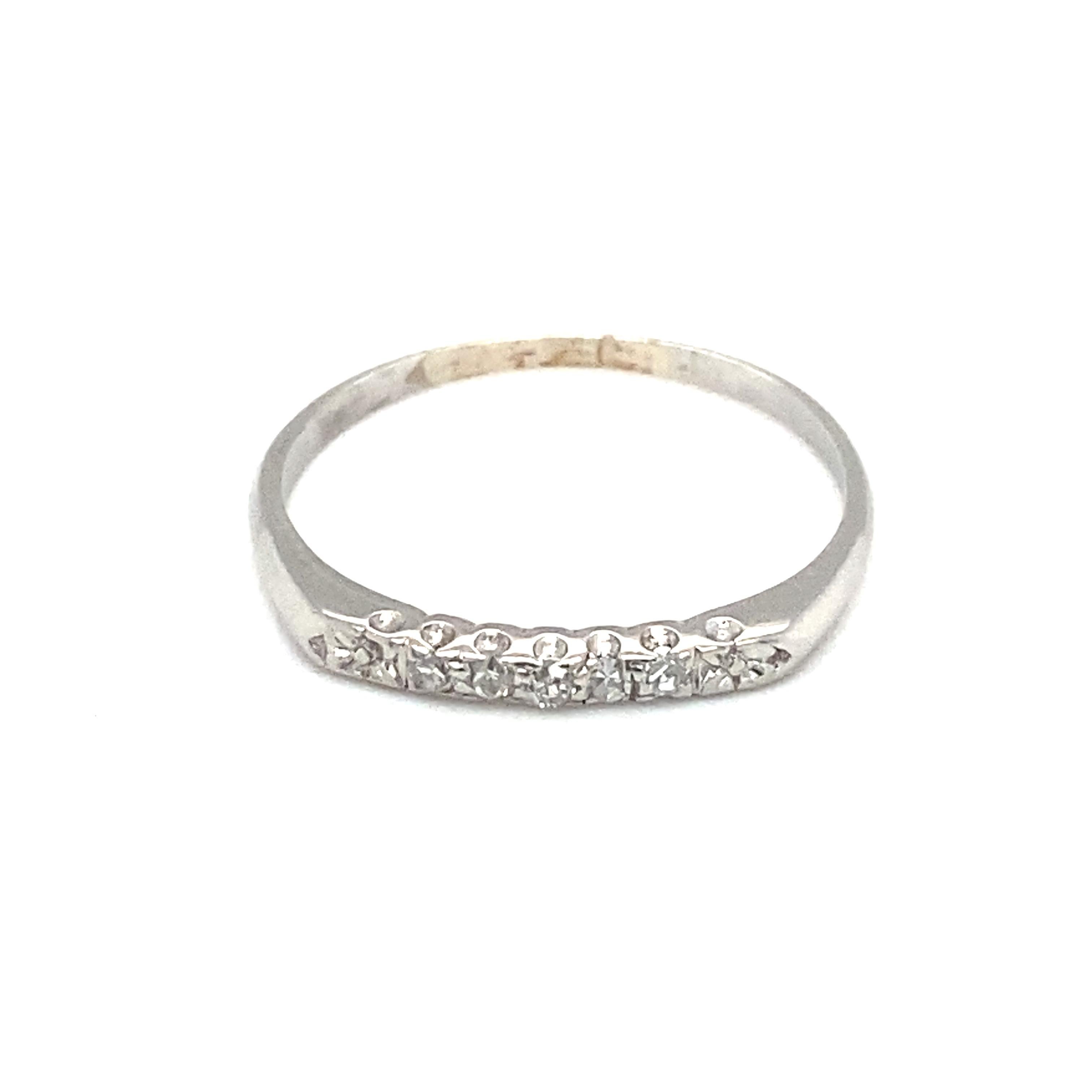 Anniversary-Ring aus Platin mit Diamanten, ca. 1930er Jahre (Einfacher Schliff) im Angebot