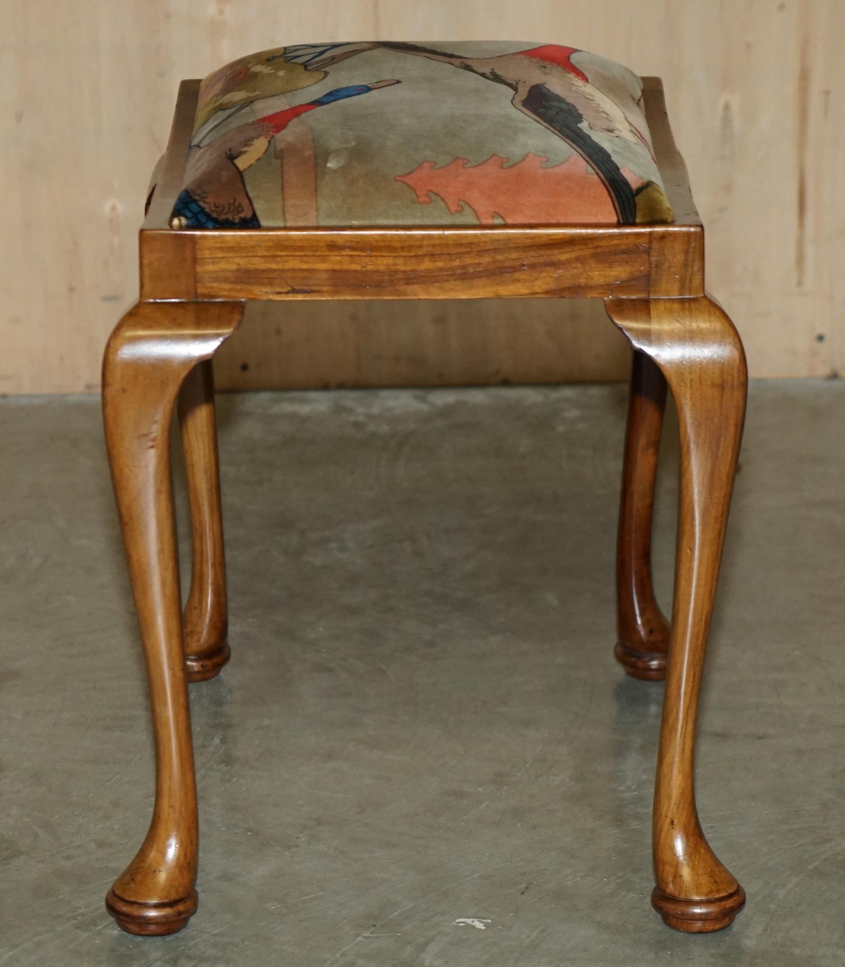 CIRCA 1930's ENGLISH WALNUT MULBERRY FLYING DUCKS VELVET DRESSING TABLE STOOL For Sale 3