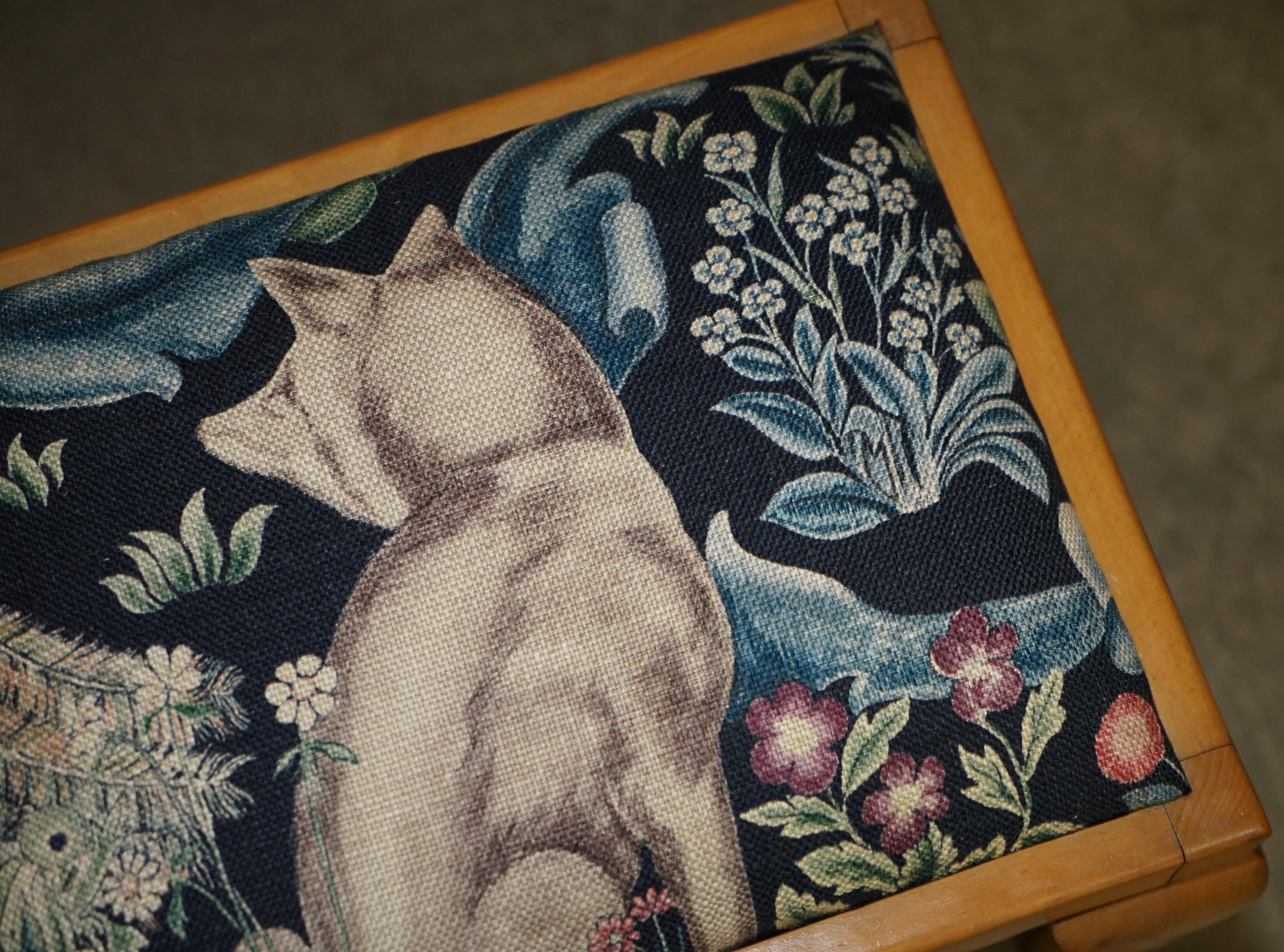 CIRCA 1930'S ENGLISH WALNUT WILLIAM MORRIS FOREST LiNEN DRESSING TABLE STOOL In Good Condition For Sale In West Sussex, Pulborough