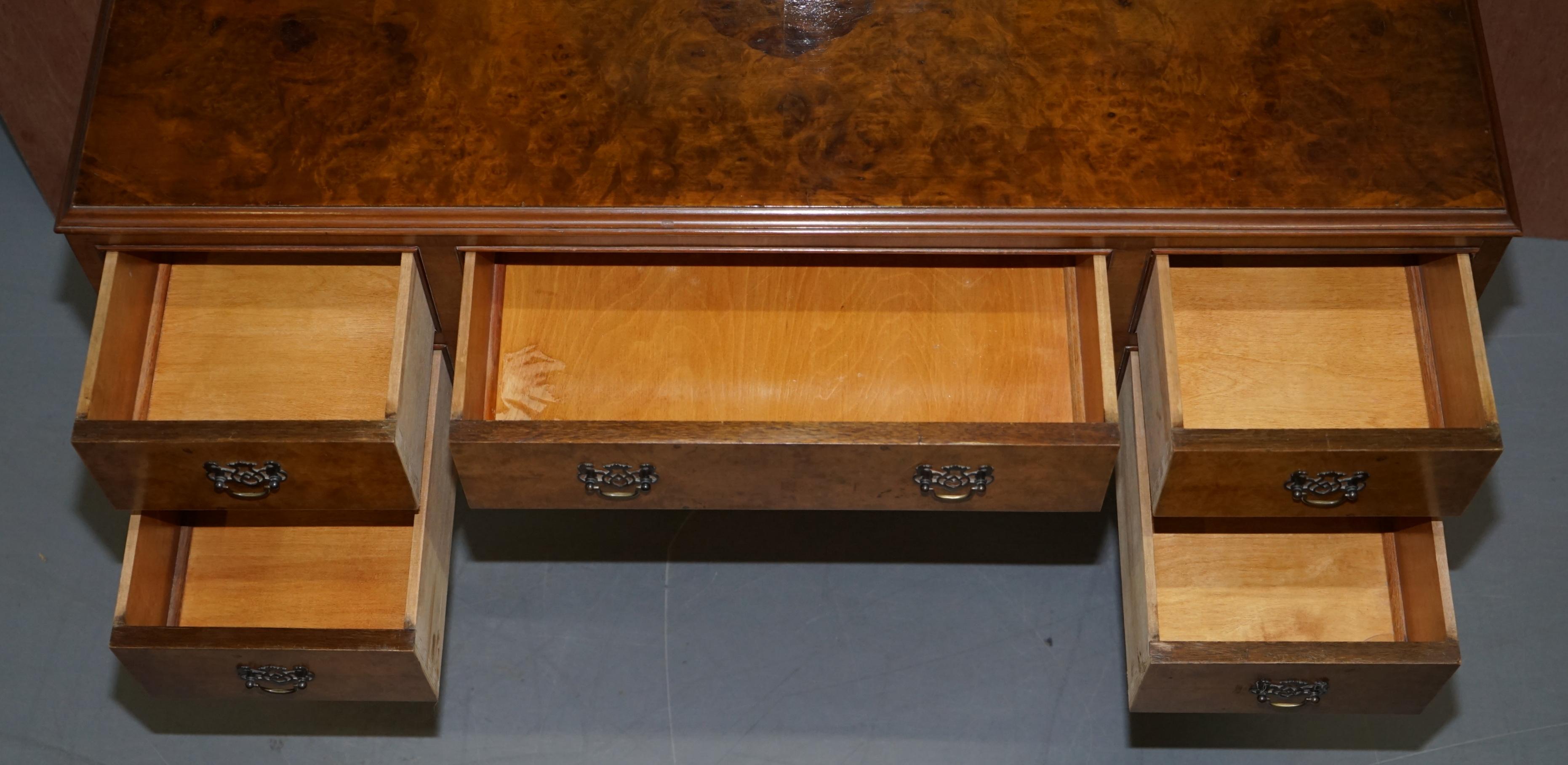 Figured Walnut Dressing Table & Stool Part of Suite Trifold Mirrors, circa 1930s 4