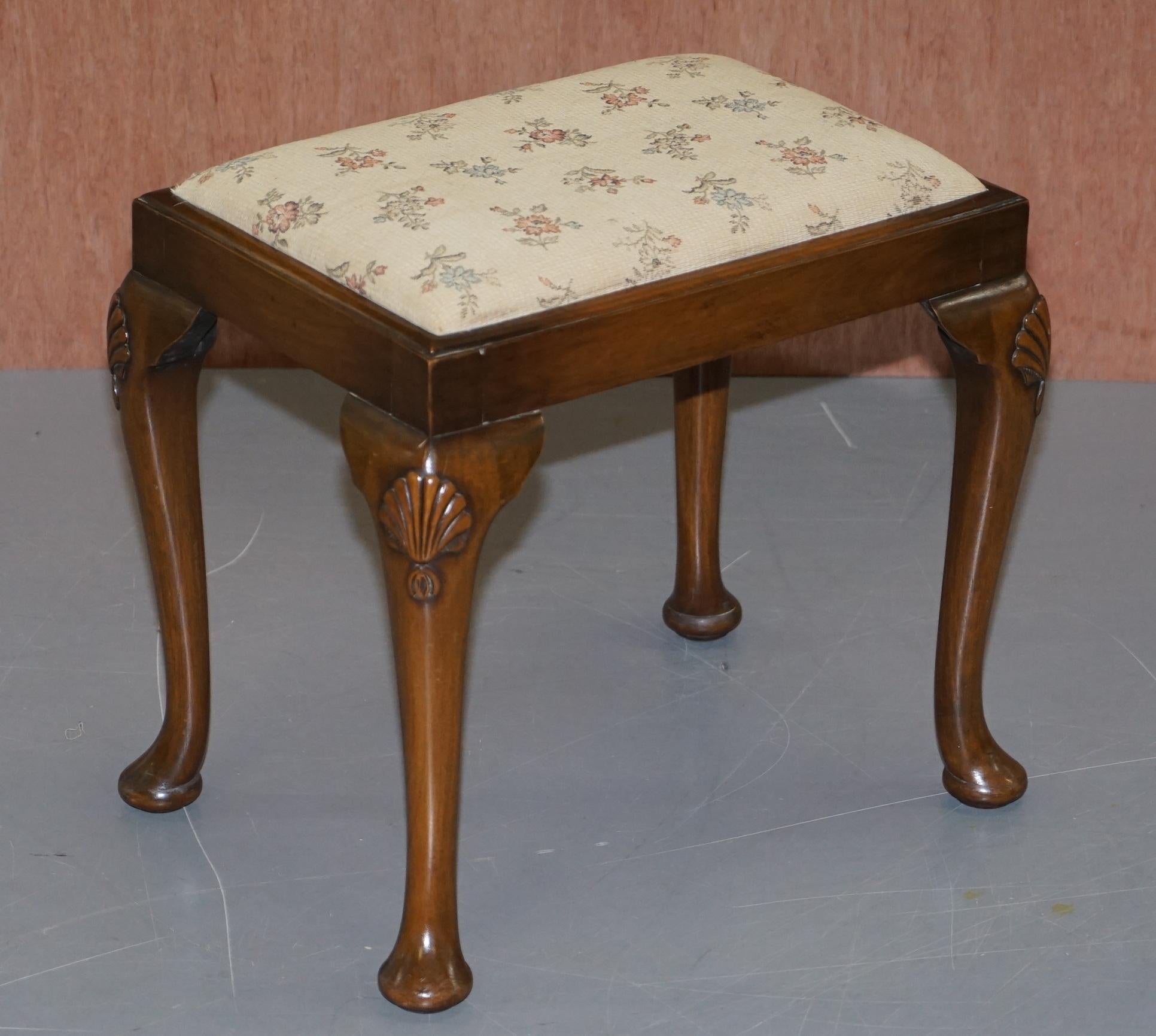 Figured Walnut Dressing Table & Stool Part of Suite Trifold Mirrors, circa 1930s 7