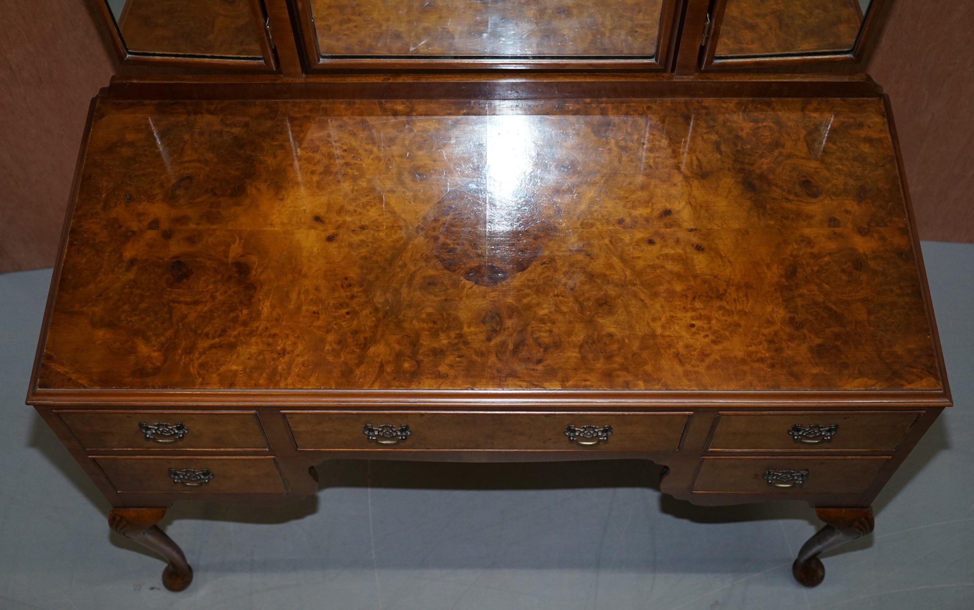Hand-Crafted Figured Walnut Dressing Table & Stool Part of Suite Trifold Mirrors, circa 1930s
