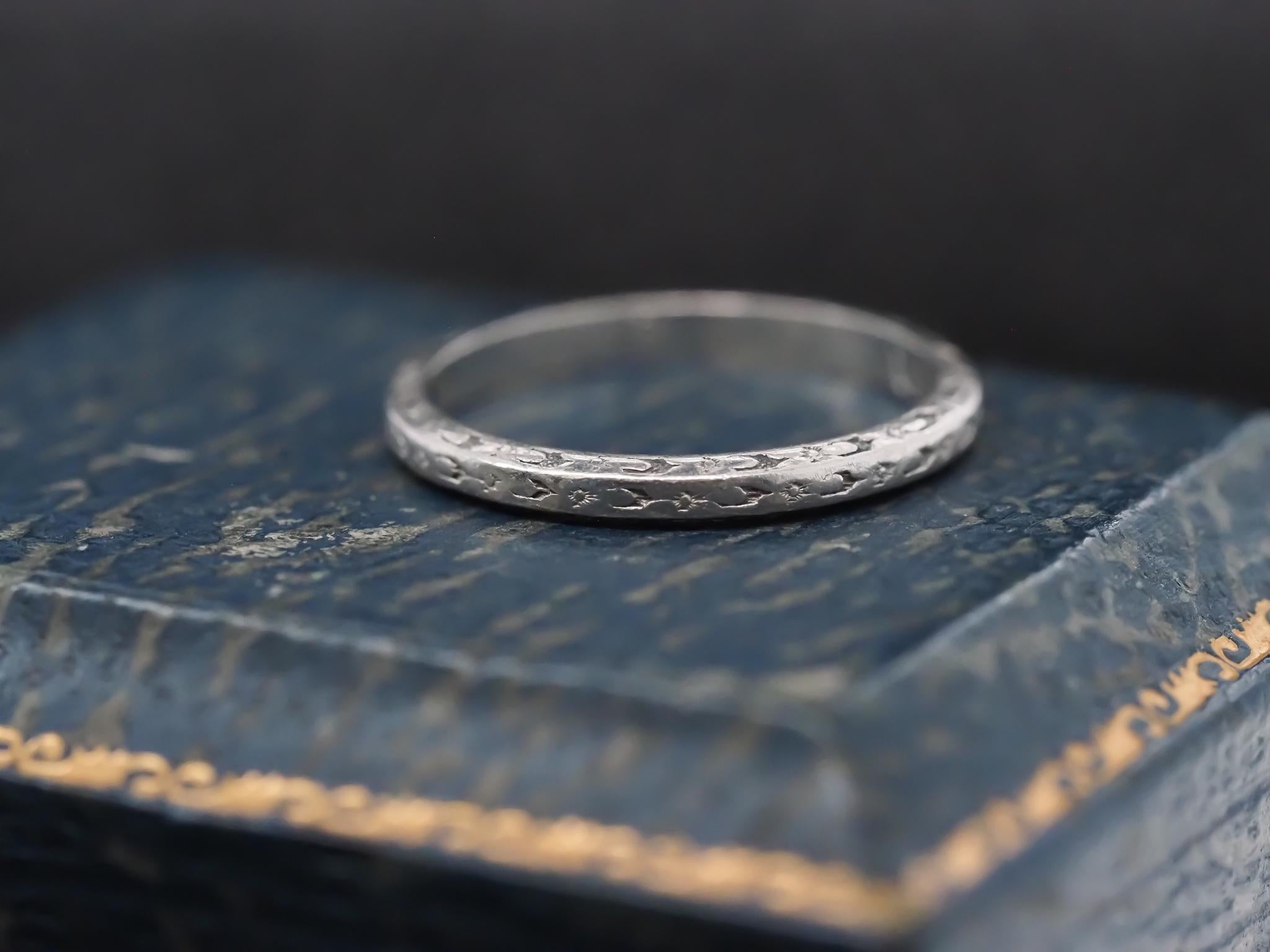 Circa 1930s Orange Blossom Platinum Wedding Band Size 5.25 In Good Condition For Sale In Hicksville, NY