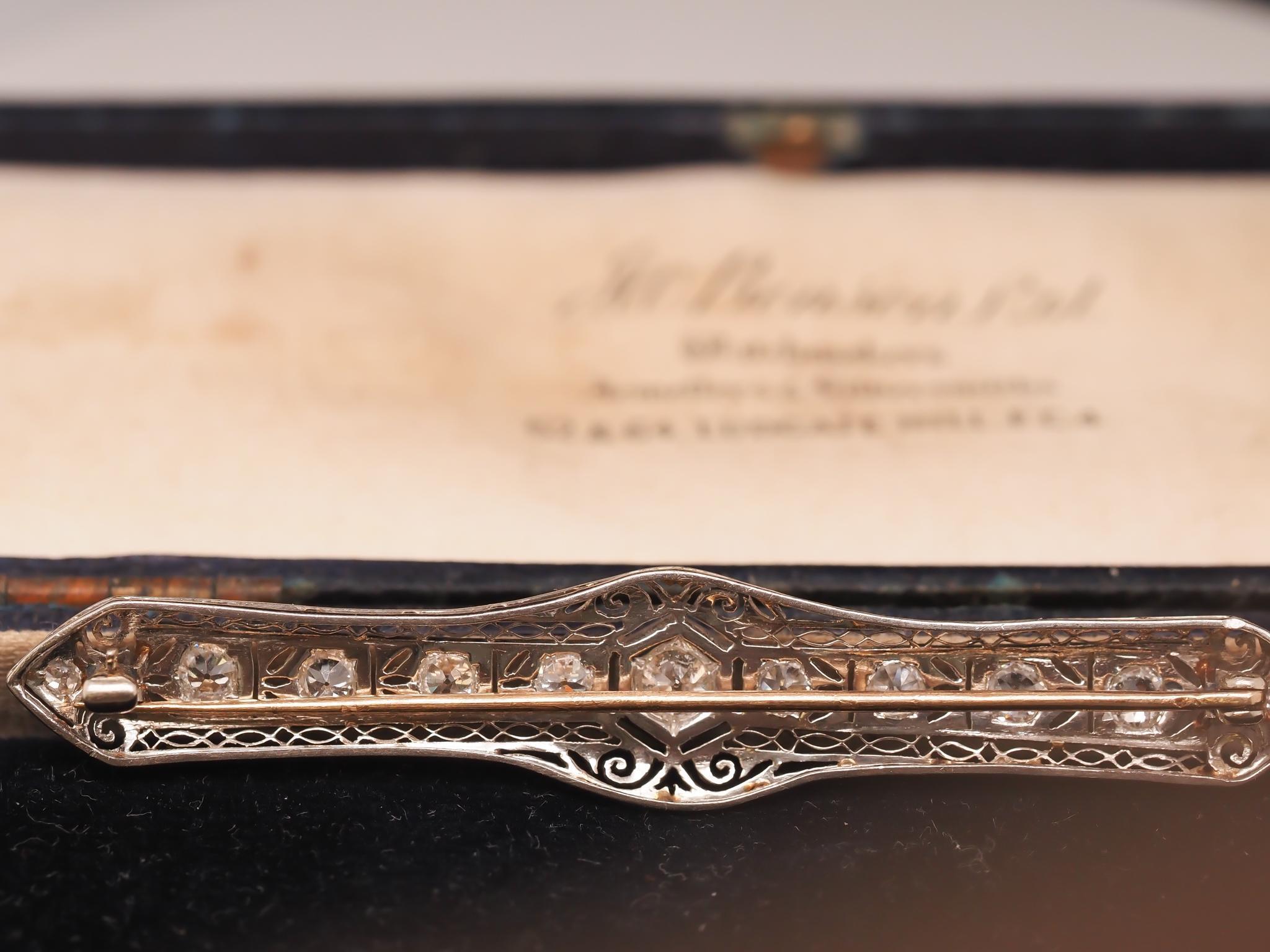 Art Déco Spilla e spillone in platino Art Deco Filigrana Antica Europa, anni '30 circa, con diamanti in vendita