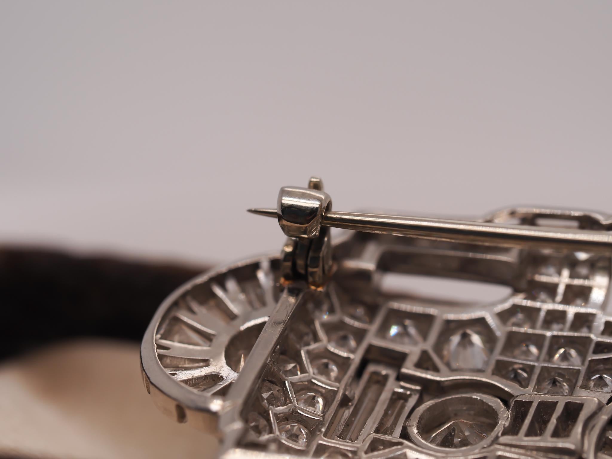 Circa 1930s Platinum Art Deco Ornate Diamond Brooch For Sale 1