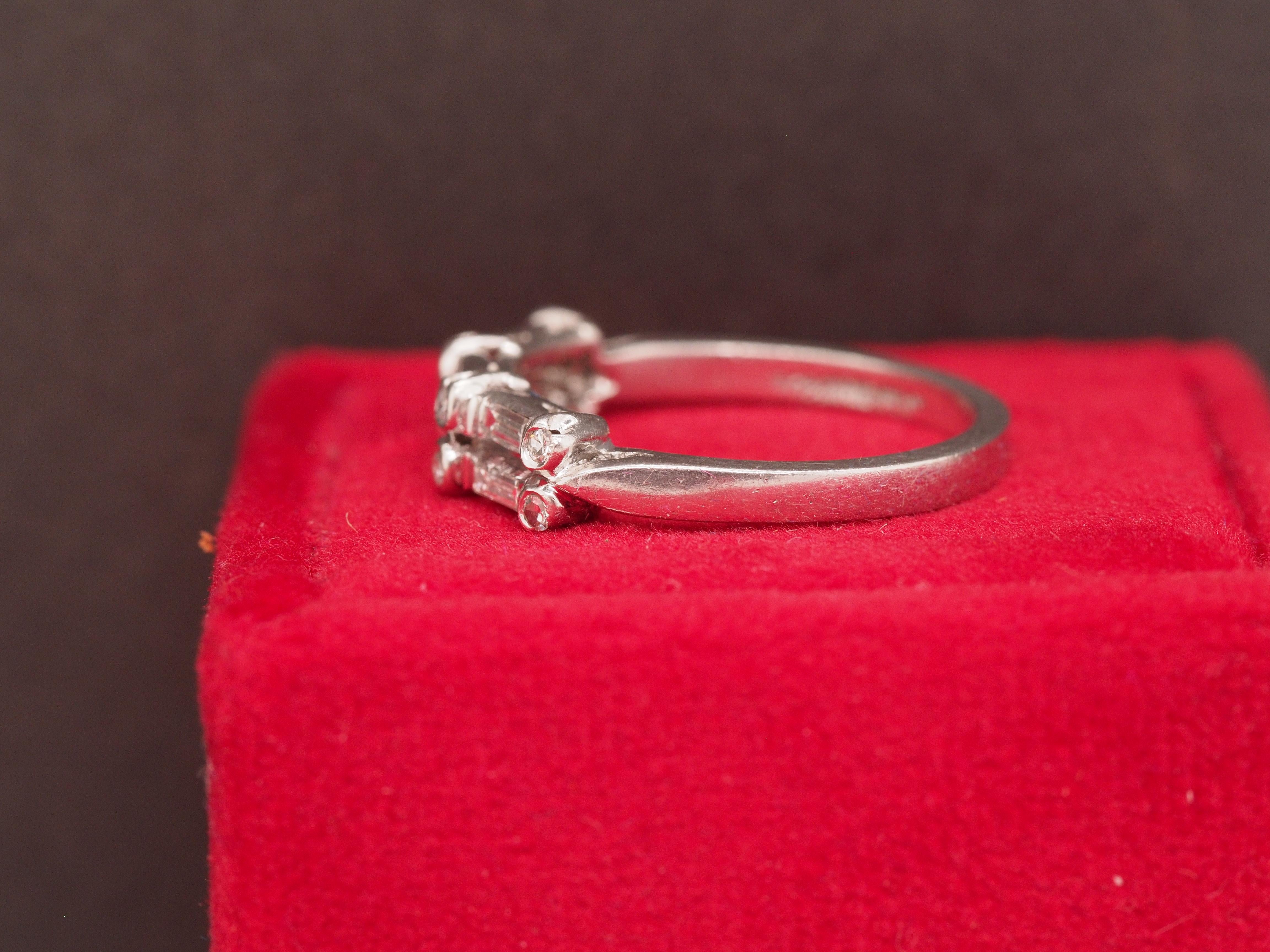 CIRCA 1930er Jahre Platin Zwei Reihen Diamant Ehering Damen im Angebot