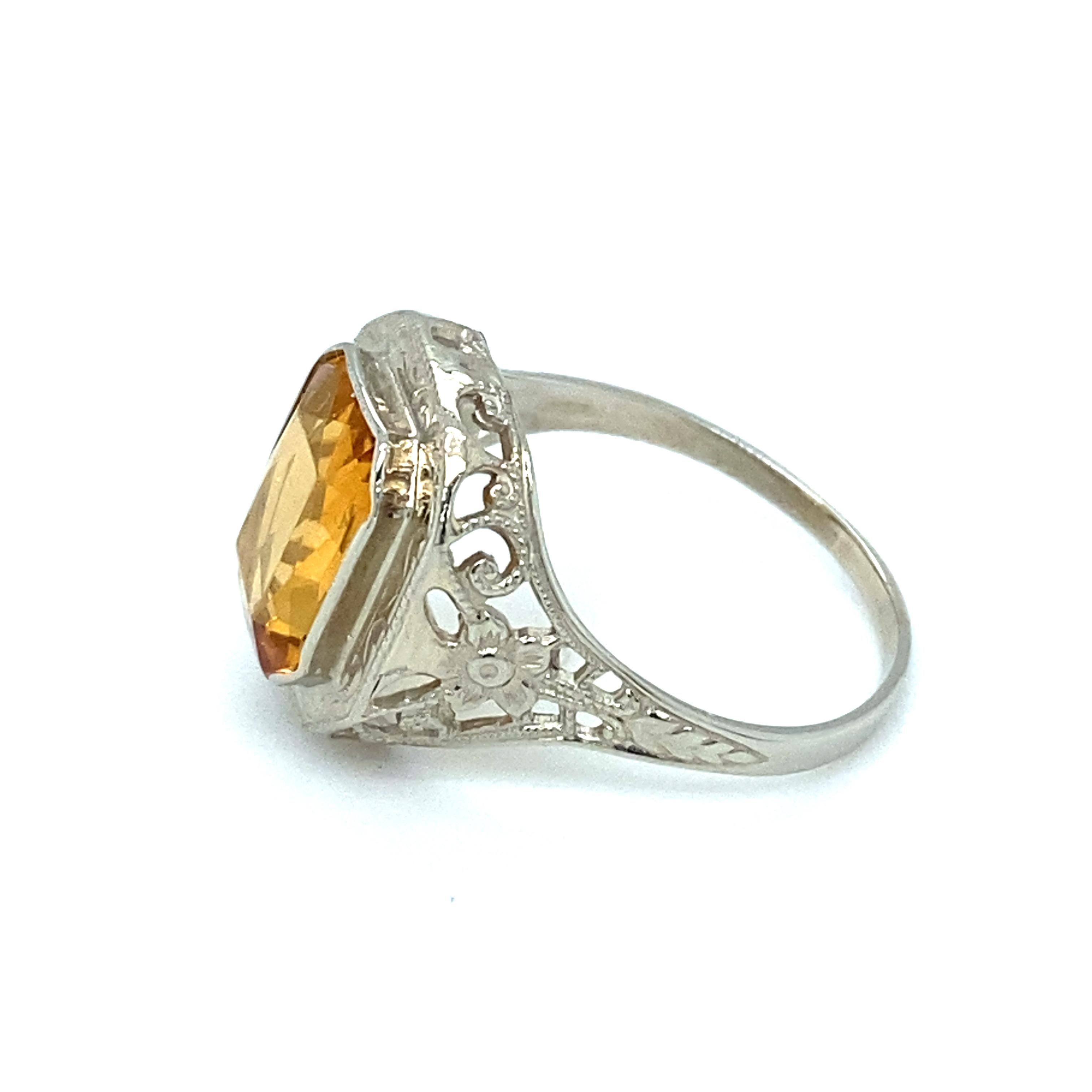 CIRCA 1930er Jahre Rechteckiger Citrin Art Deco Ring in 14 Karat Weißgold (Art déco)