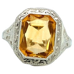 CIRCA 1930er Jahre Rechteckiger Citrin Art Deco Ring in 14 Karat Weißgold