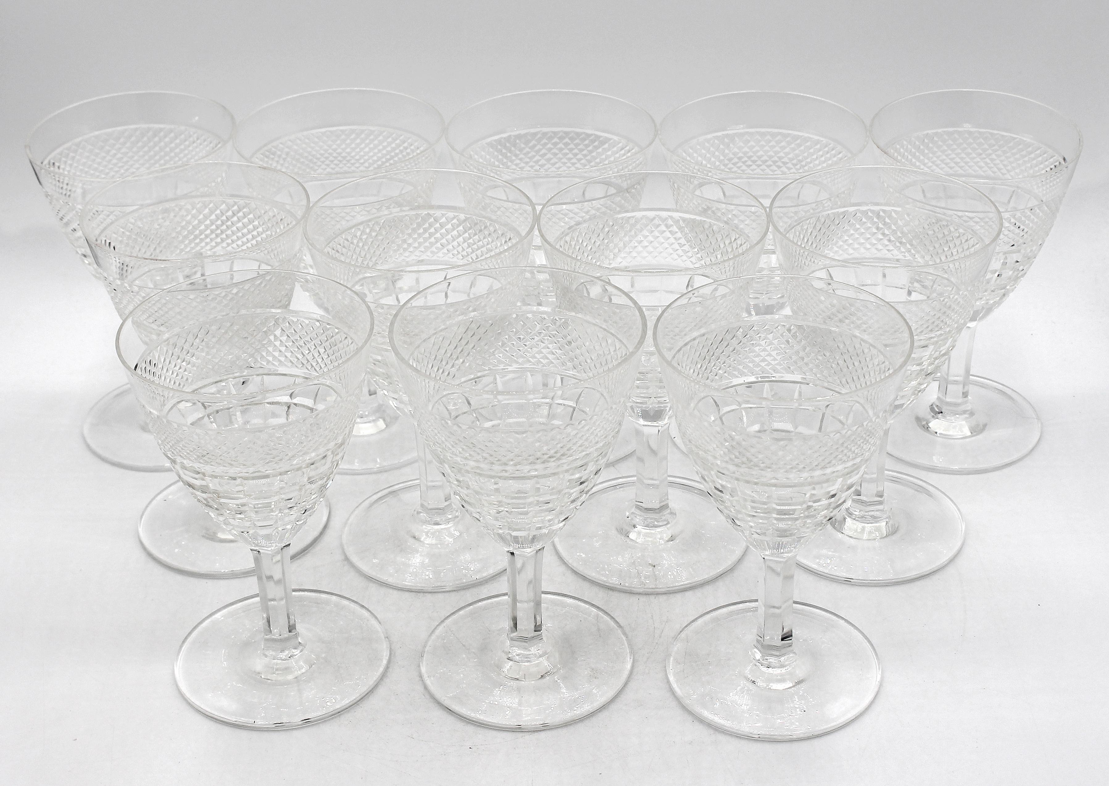 Ensemble de 12 verres à vin rouges italiens soufflés datant des années 1930 Bon état - En vente à Chapel Hill, NC