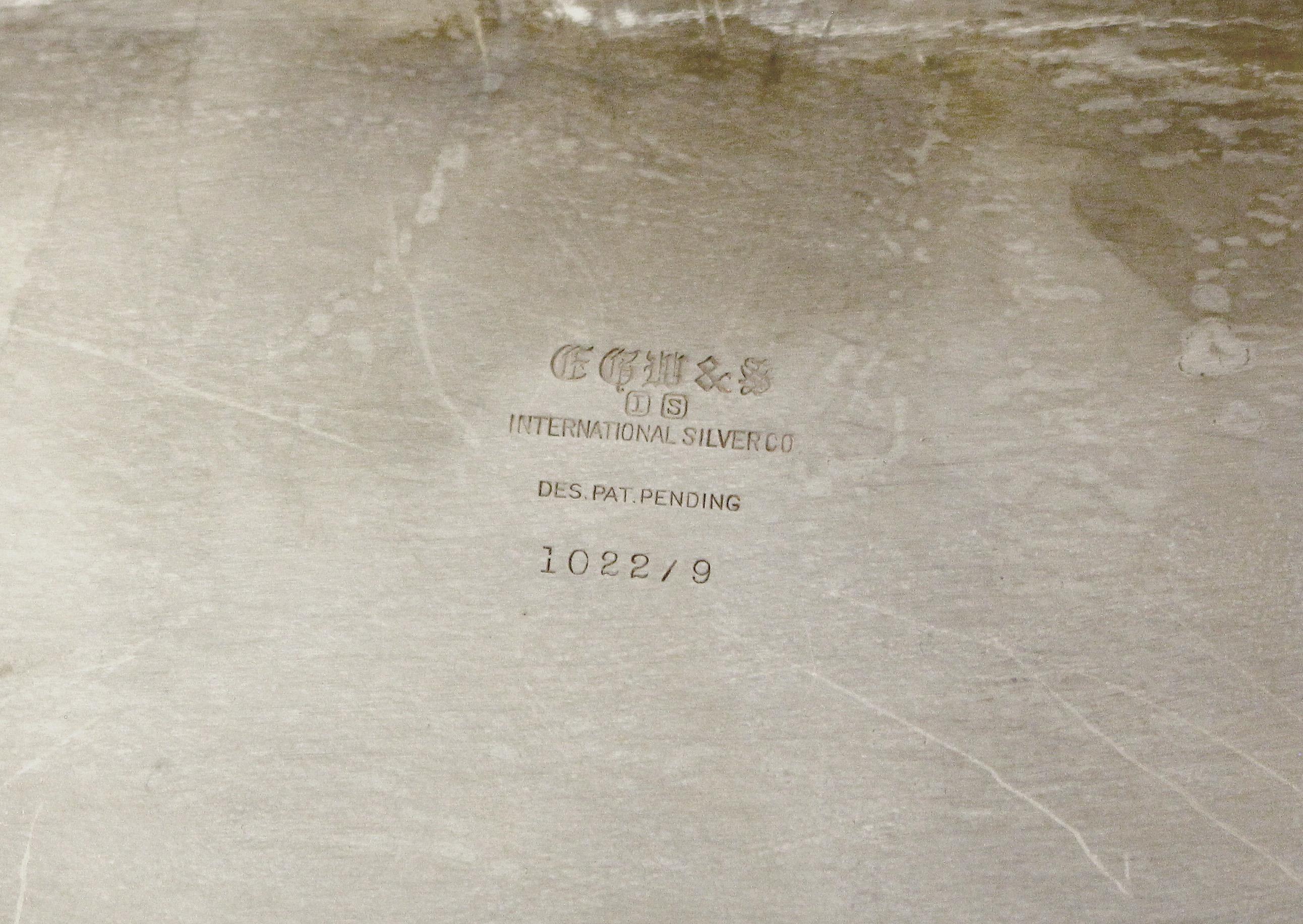 CIRCA 1930er Jahre Versilbertes Teetablett von International im Zustand „Gut“ im Angebot in Chapel Hill, NC