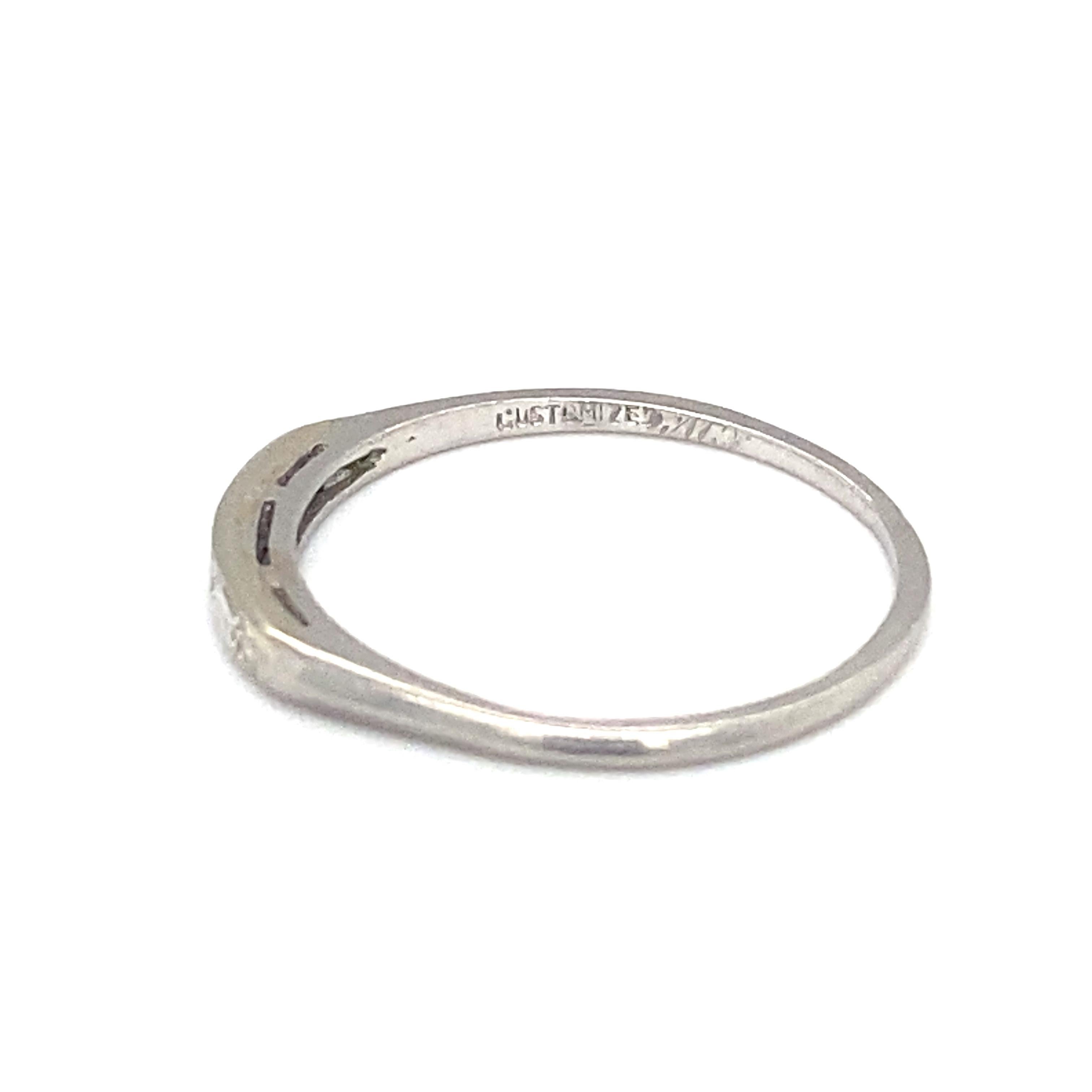 Anniversary-Ring aus Platin mit Einzelschliff und Baguette-Diamant, ca. 1930er Jahre (Art déco) im Angebot
