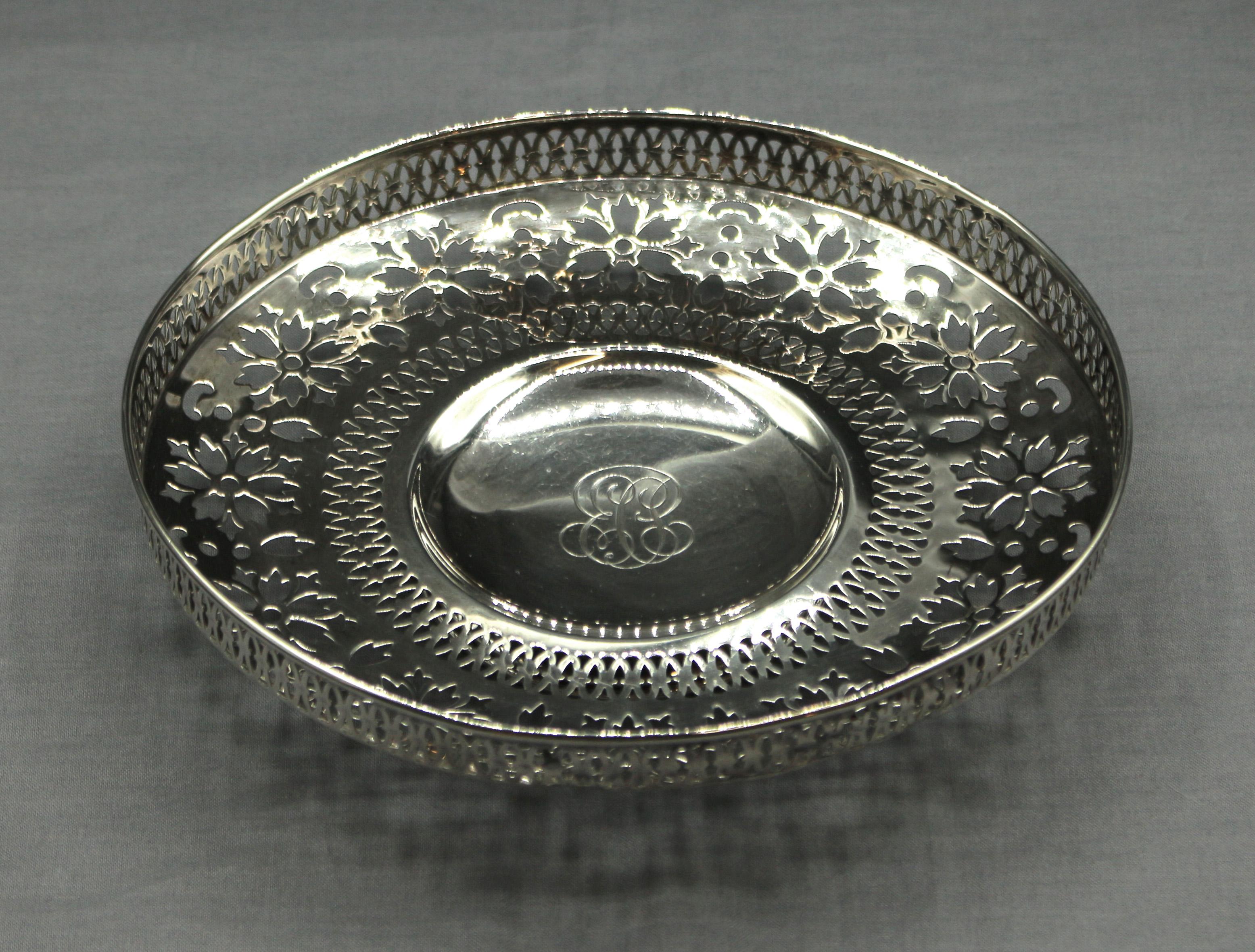 Sterling silver Gorham circular calling card tray, circa 1930s. Reticulated & pierced, with monogram (ECP). 4.30 troy oz. 7