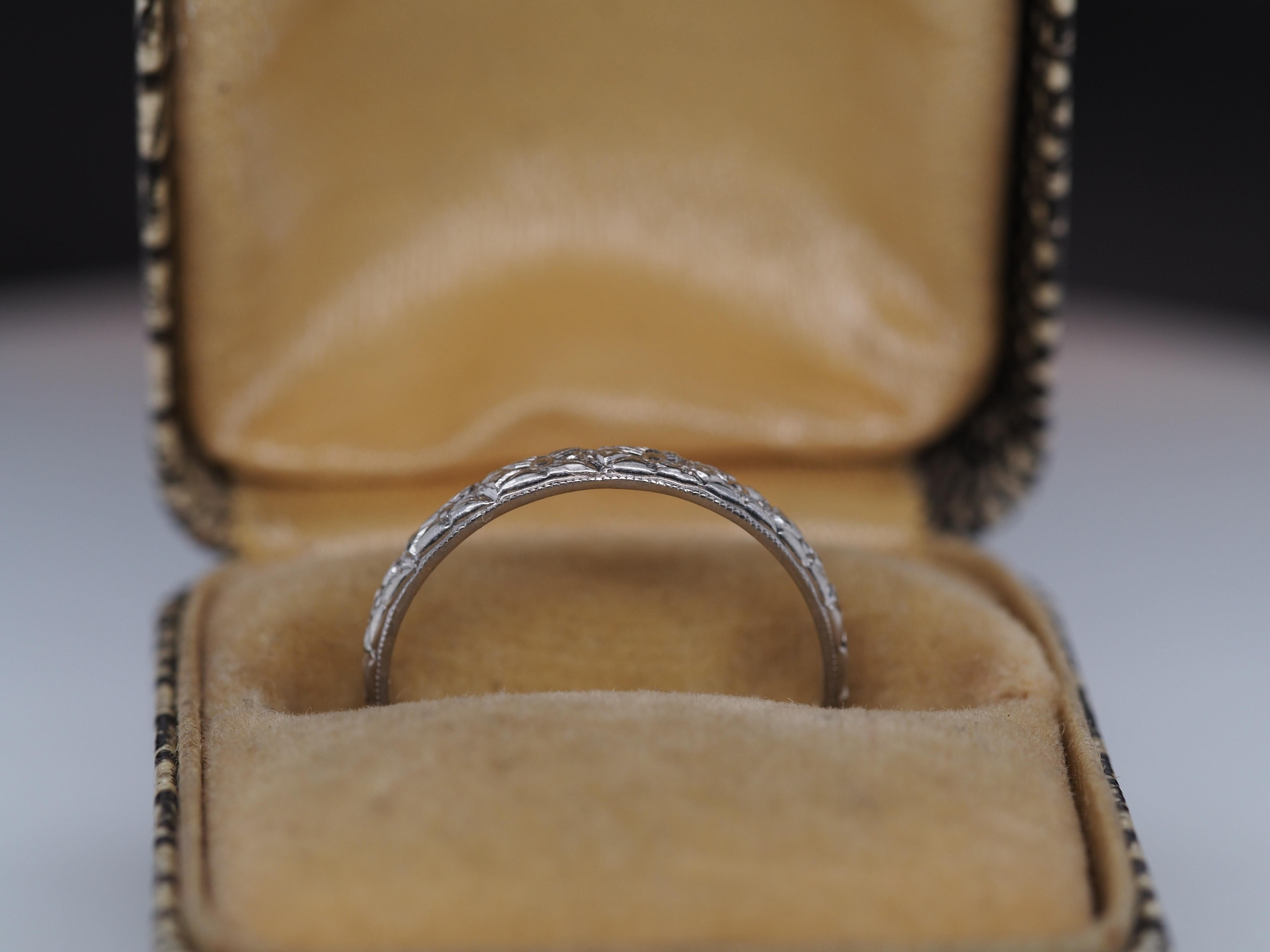 Item Details:
Ring Size: 6.25
Metal Type: 14k White Gold [Hallmarked, and Tested]
Weight: 1.4 grams
Band Width: 2.1mm
Condition: Excellent