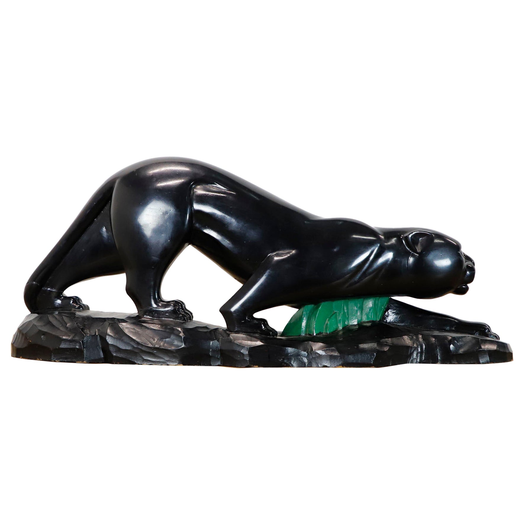 Circa 1940, Art Deco Panther Sculpture en Wood Carved