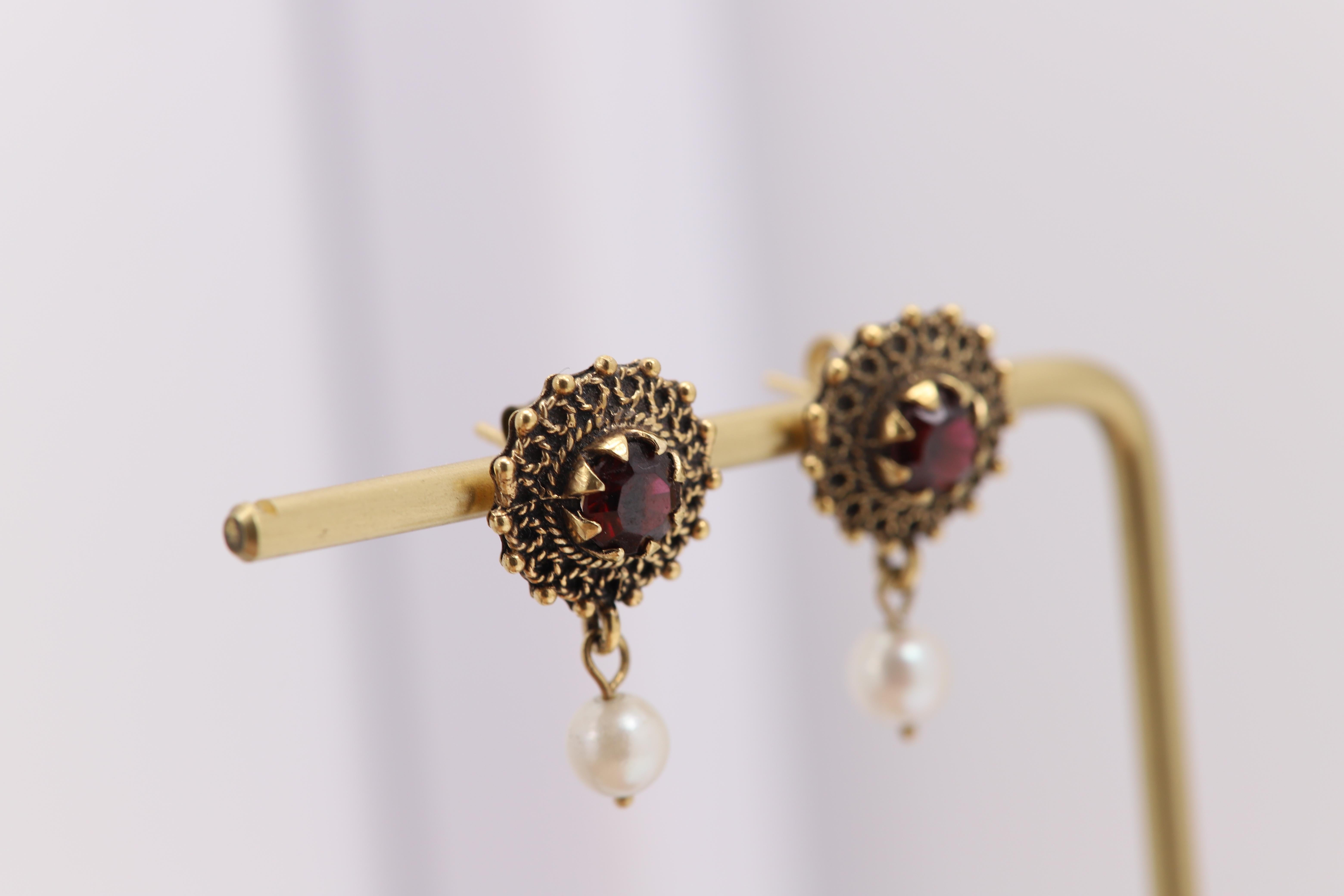 Round Cut Circa 1940 Garnet Earrings 14 Karat Yellow Gold Pearl and Red Garnet Gemstone For Sale