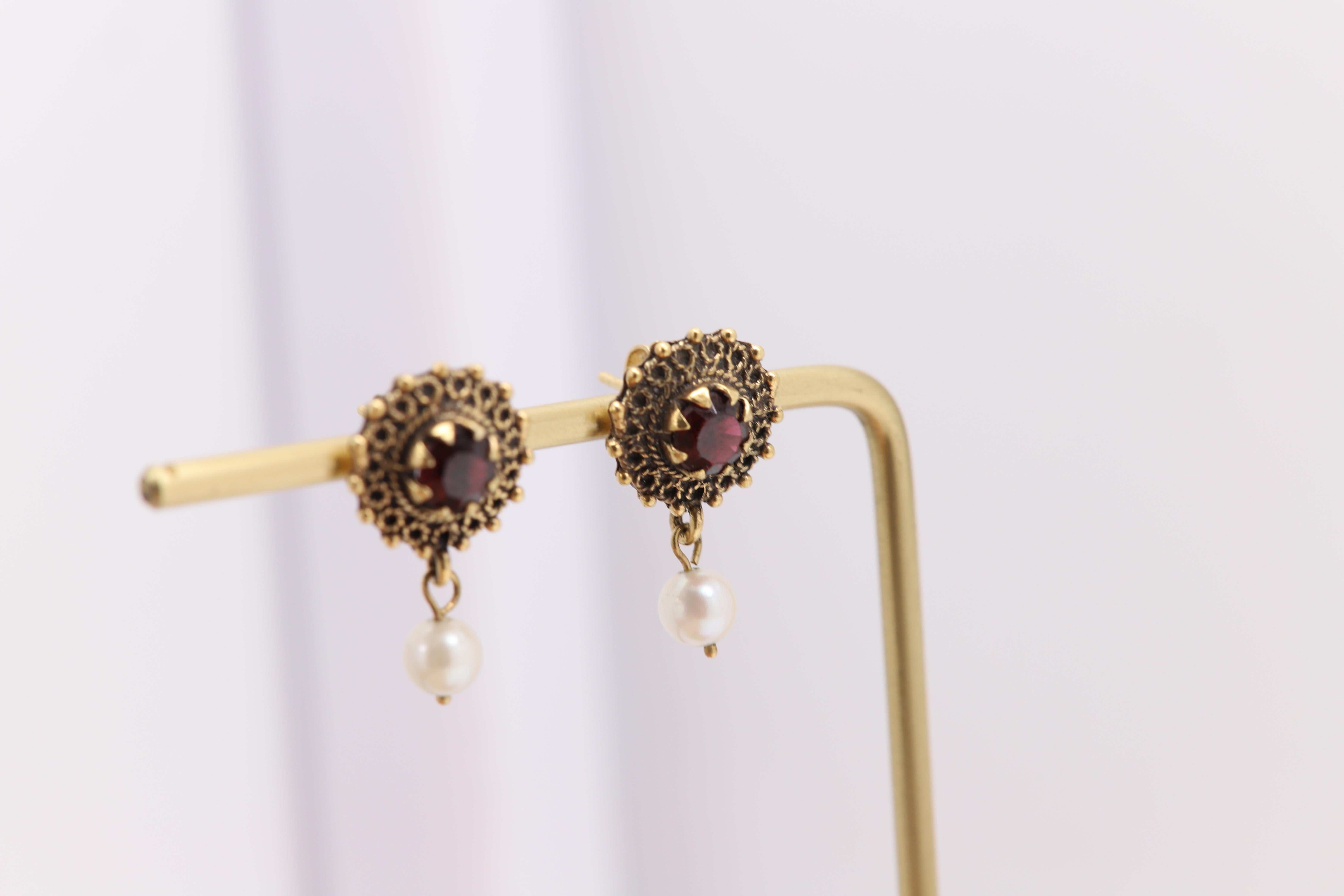 Circa 1940 Garnet Earrings 14 Karat Yellow Gold Pearl and Red Garnet Gemstone In Good Condition For Sale In Brooklyn, NY